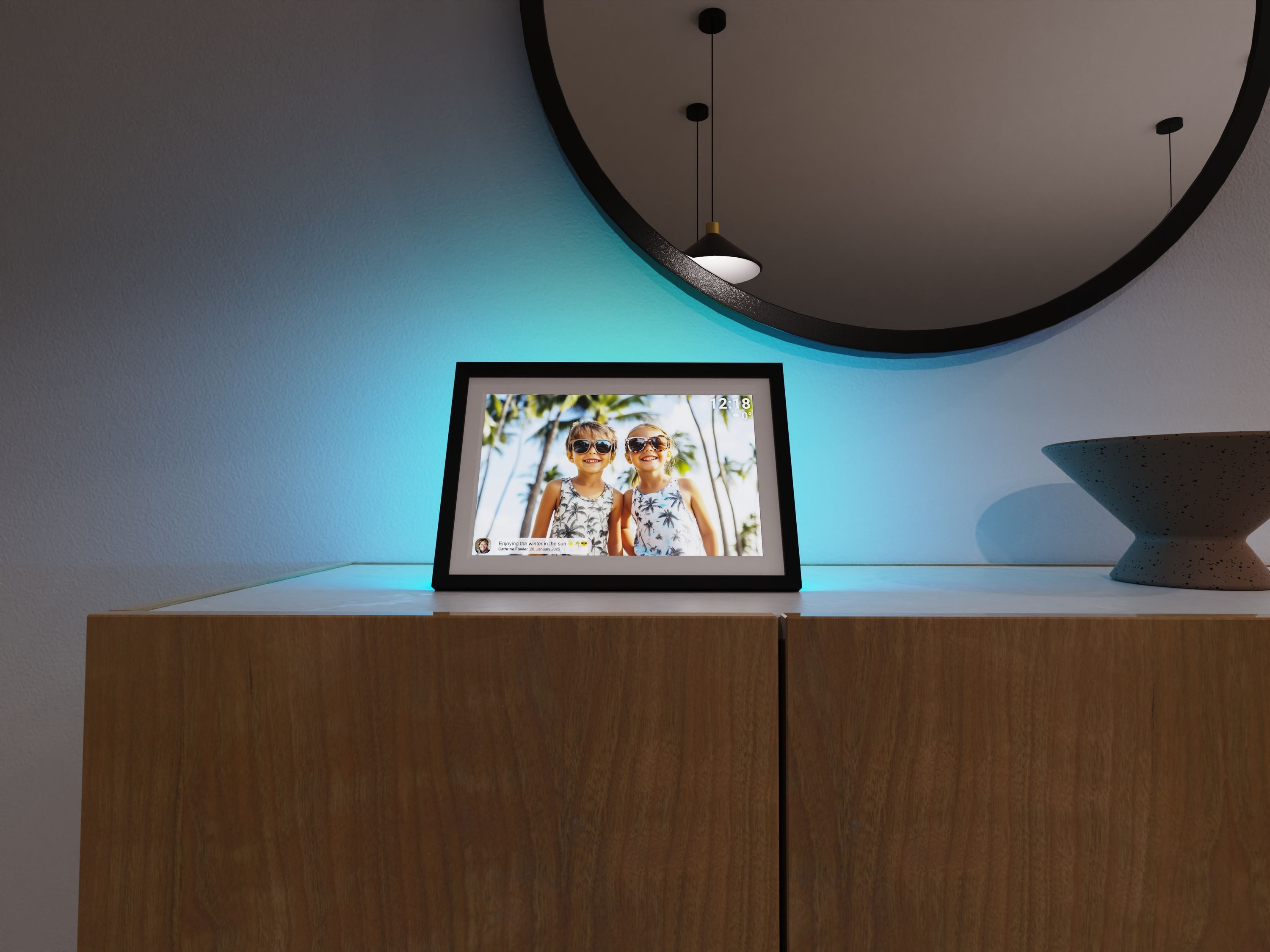 Denver PFF-1081 Digitaler Bilderrahmen (25.7 cm/10.1 ", 1280 x 800 Pixel, 16 GB, mit Foto-Sharing und Ambient light) – Bild 3 von 5