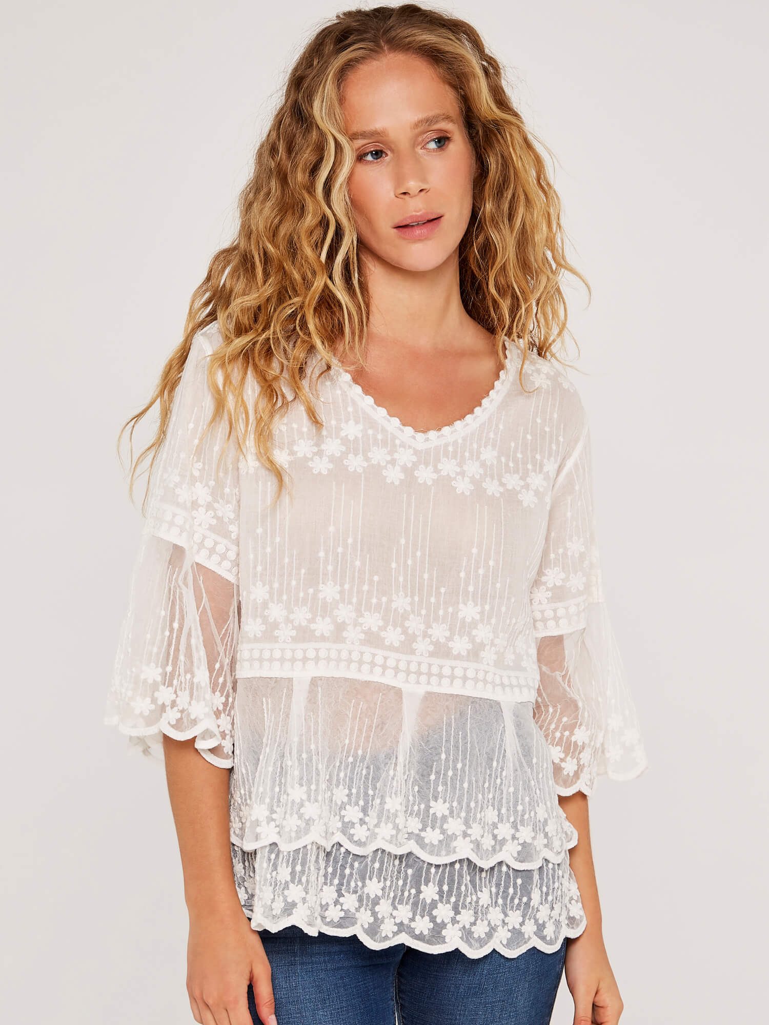Apricot Blusentop Embroidered Cotton Mesh Top mit Stickerei