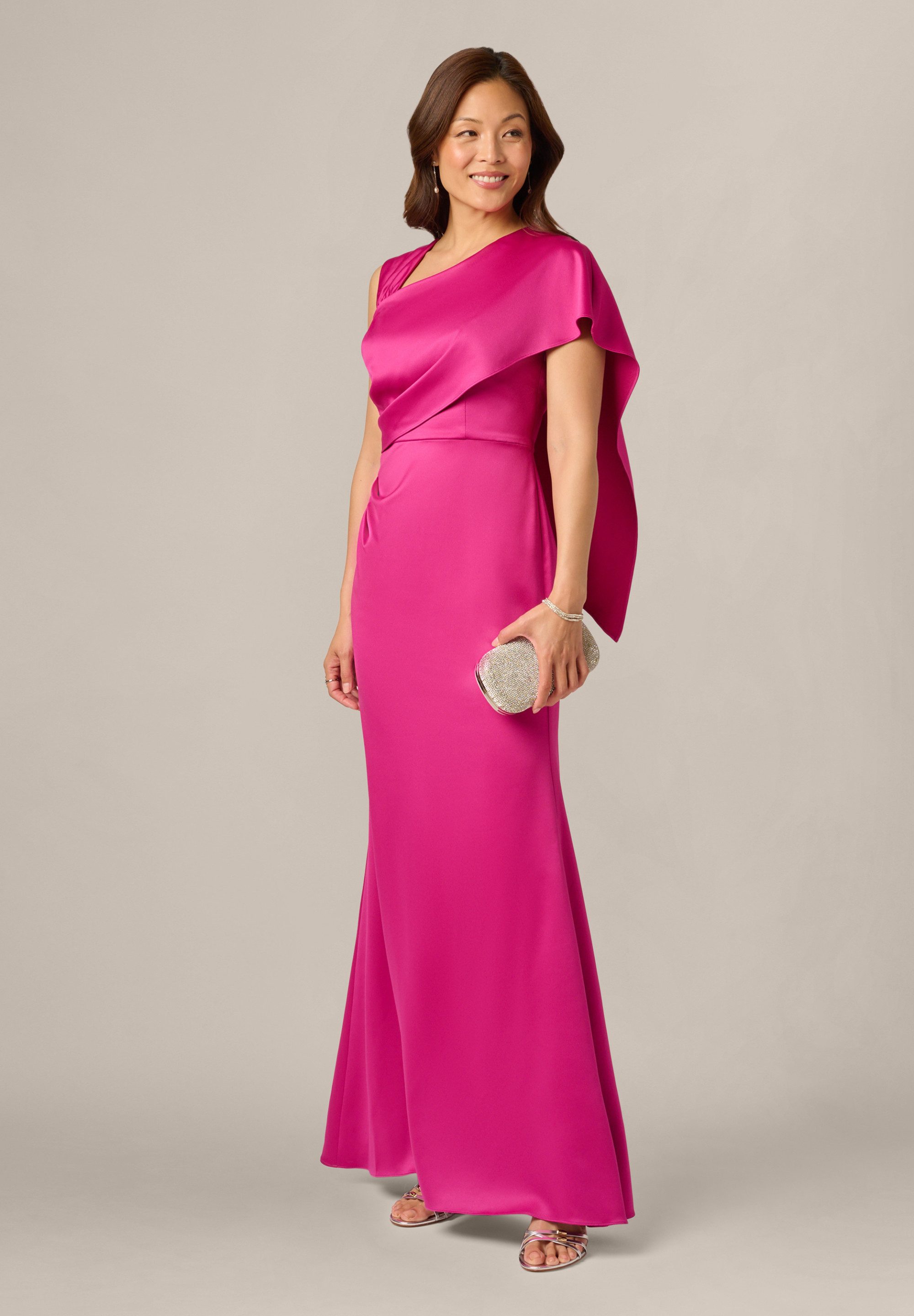 Adrianna Papell Abendkleid Satin Crepe Draped Gown Klassisches, elegantes und skulpturales Satin-Kleid