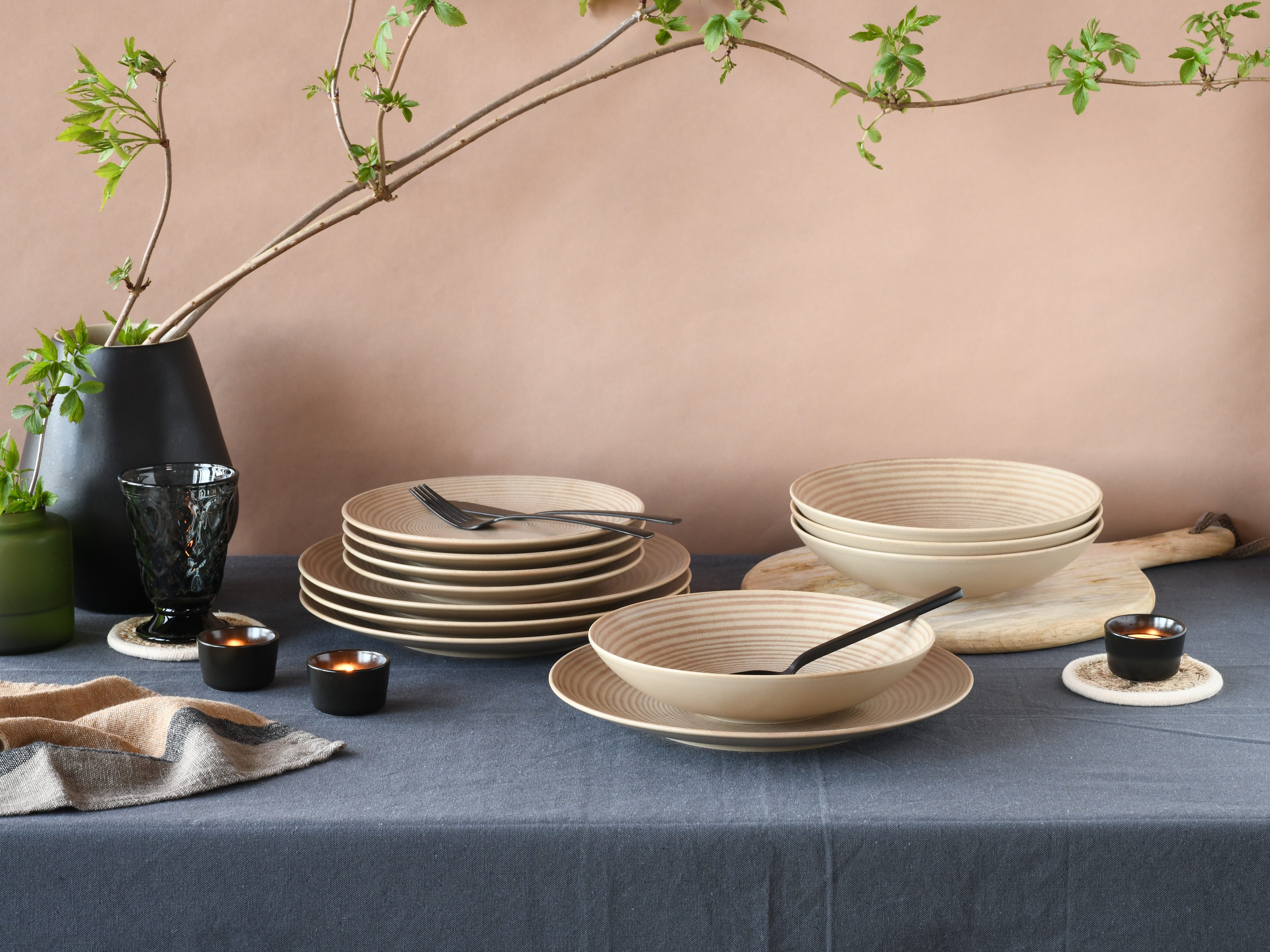 CreaTable Teller-Set Catania, Teller Set 12-tlg. (12-tlg), 4 Personen, Steinzeug, Vintage Farben, Ausdrucksstarkes Relief, Handwerklicher Charakter