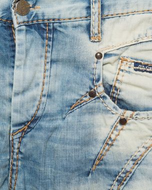 Cipo & Baxx Jeansbermudas Herren Denim Bermuda Capri Jeans mit ausgefallenem Nahtdesign Ausgefallene Waschung und stylische Nahtstruktur