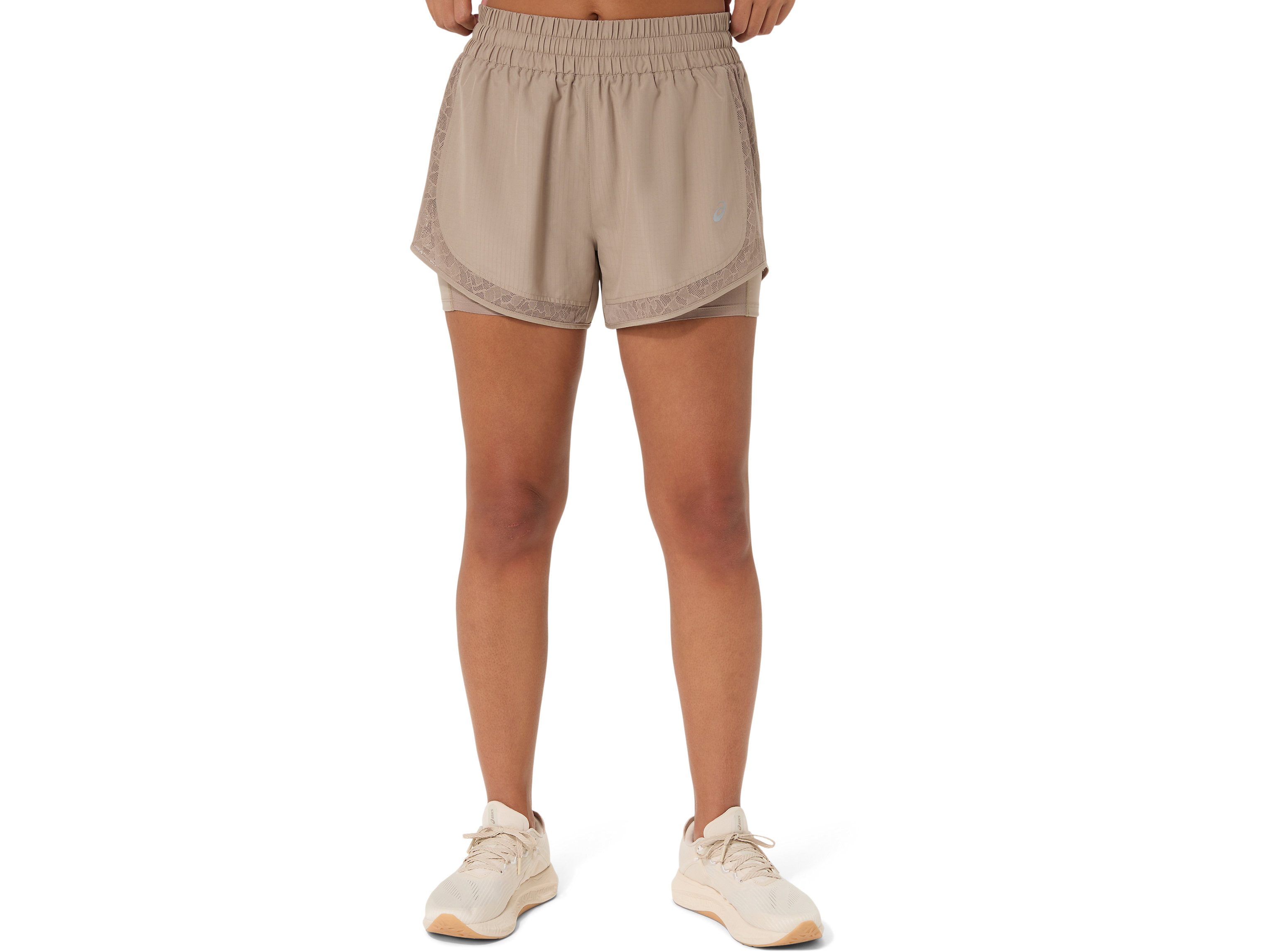 Asics Laufshorts NAGINO RUN 2-N-1 SHORT für sportliche Aktivitäten, kompressive Innenhose, flexible Passform