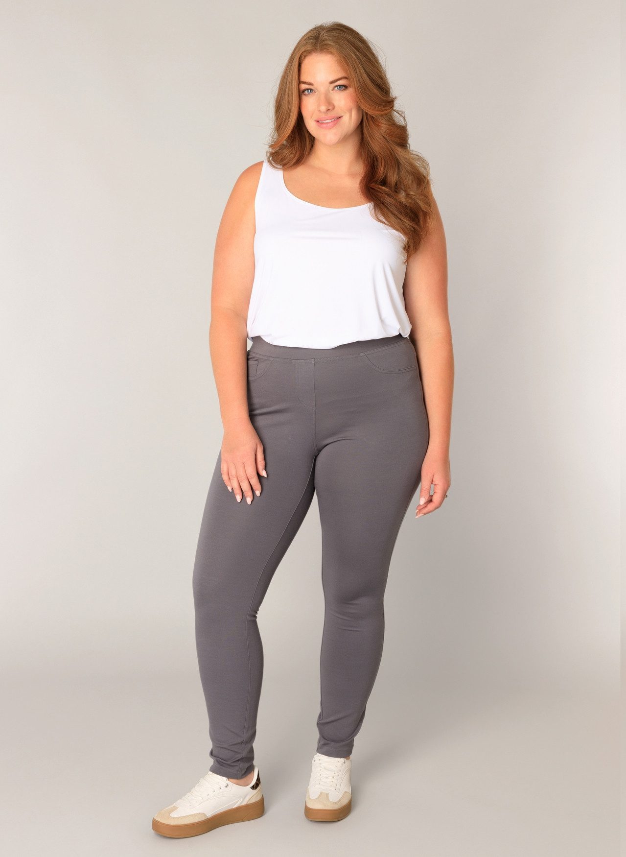 Base Level Curvy Jeggings Arnika mit Badge