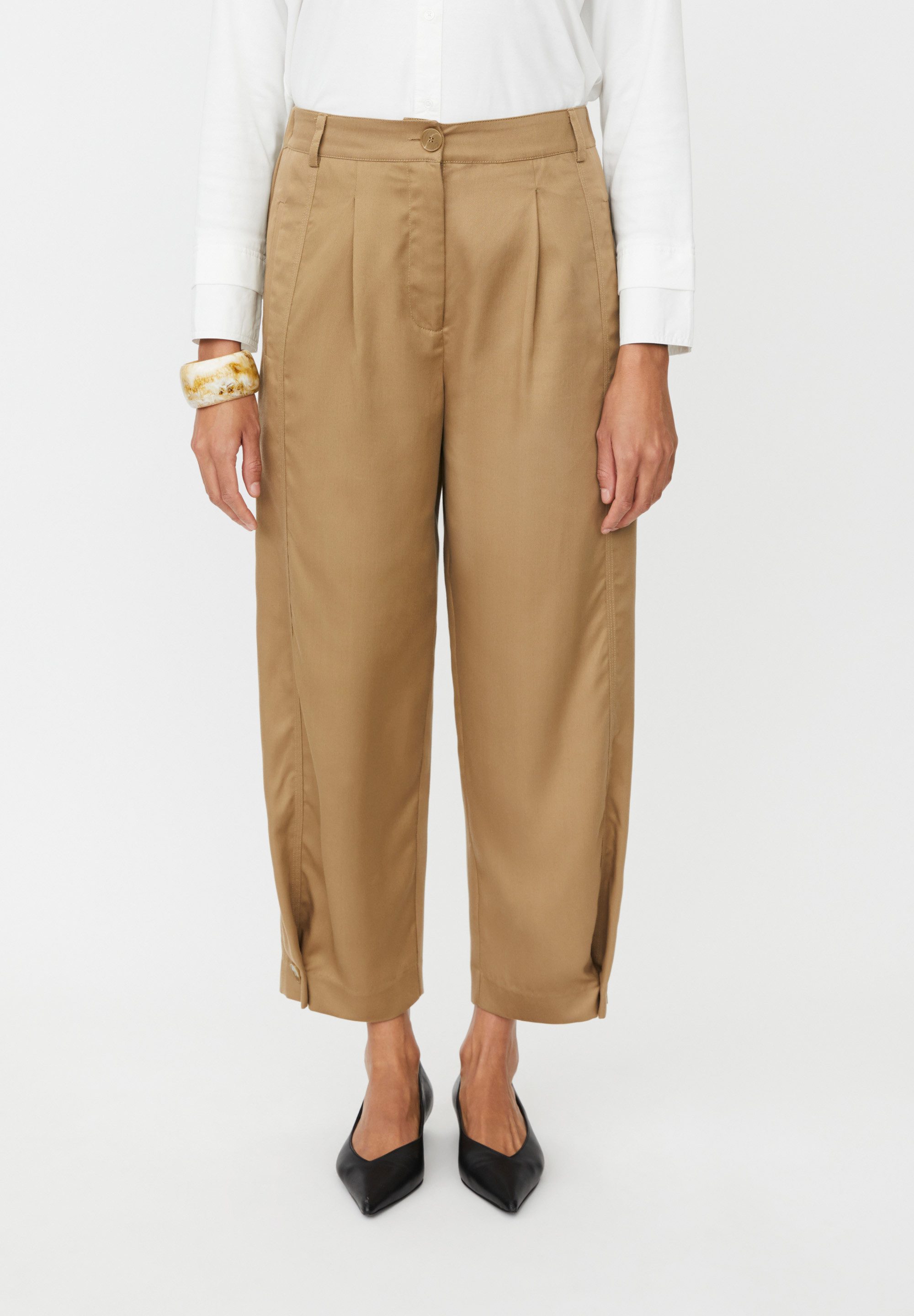 Masai Stoffhose MaPunna elastischen Einsatz, Knopfdetails