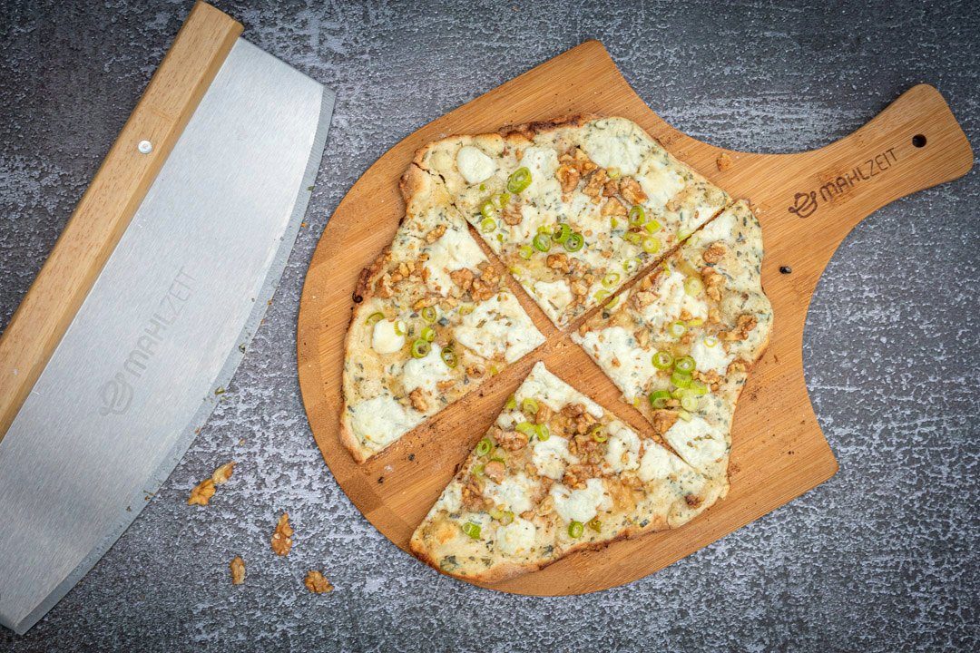Mahlzeit Pizzastein 3-teiliges Pizza Set, 40 x 30 cm, Pizzastein mit Schaufel und Messer, Cordieriet, (Set, Pizza Stein, Pizza Schieber und Pizzaschneider)