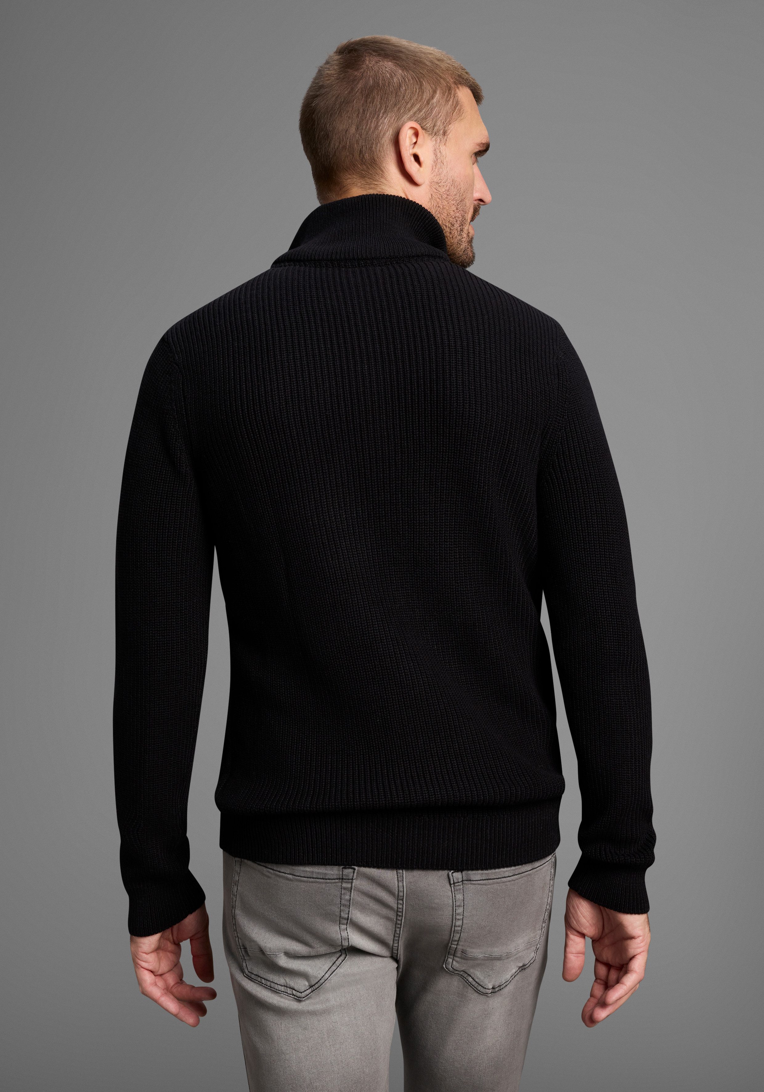 Bruno Banani Troyer mit Brusttasche. € 31,99