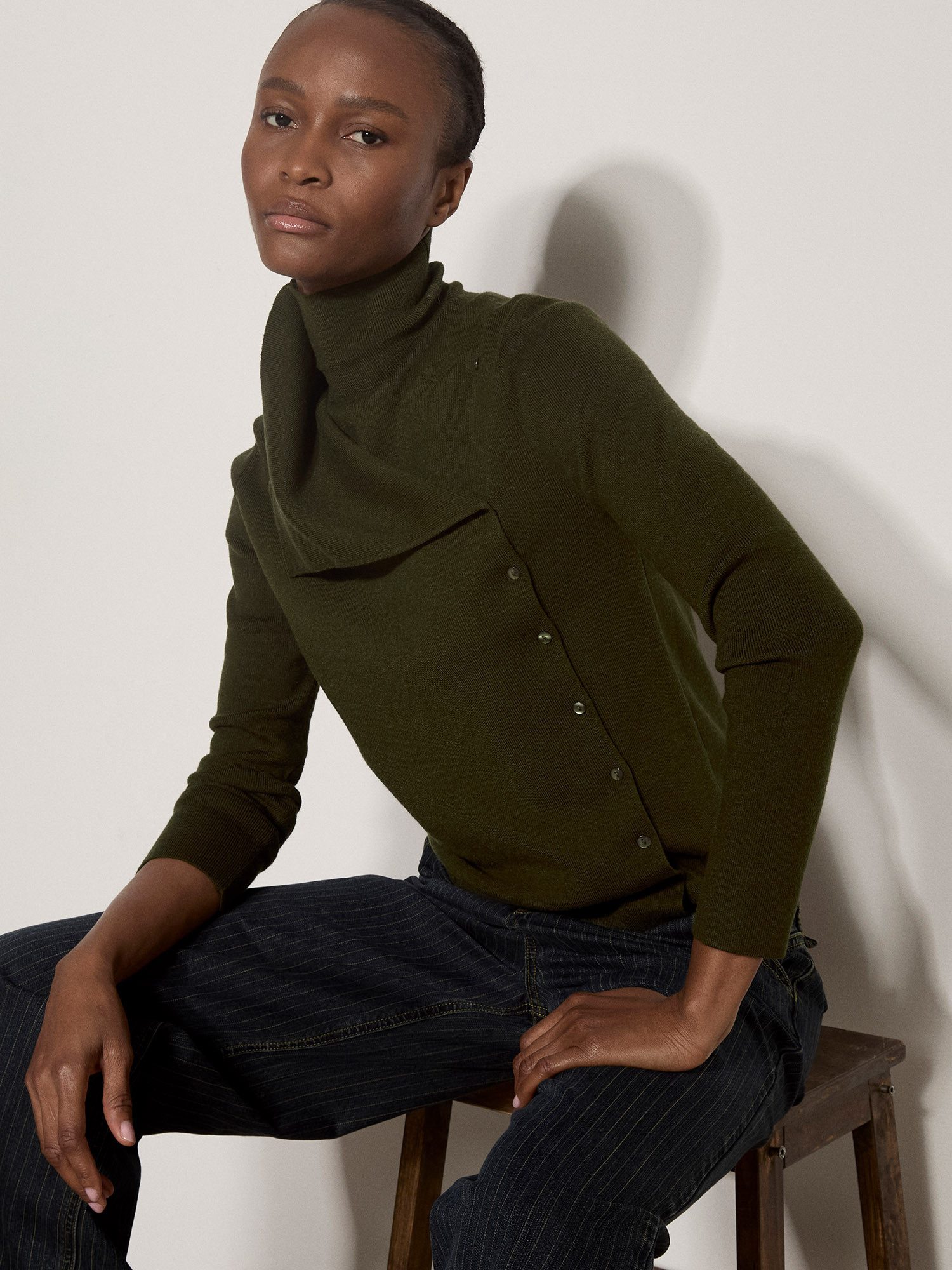 Apricot Rollkragenpullover Asymmetrischer Cardigan aus geripptem Strick