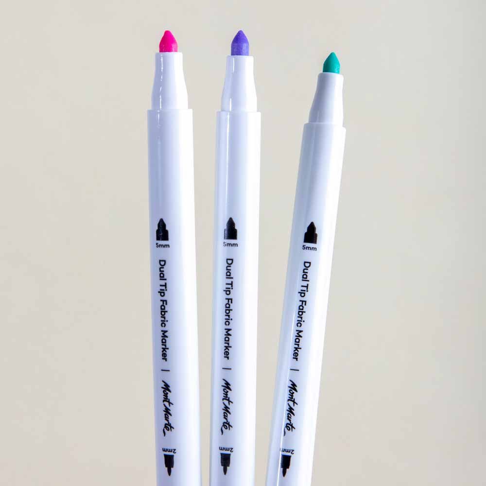 Mont Marte Textilmarker Set 12 Farben – Dual Tip Stoffstifte mit 2 mm & 5 mm Spitze, (Set, 12-tlg., unterschiedene Farben für kreatives Arbeiten auf Textilien), – Bild 5 von 5