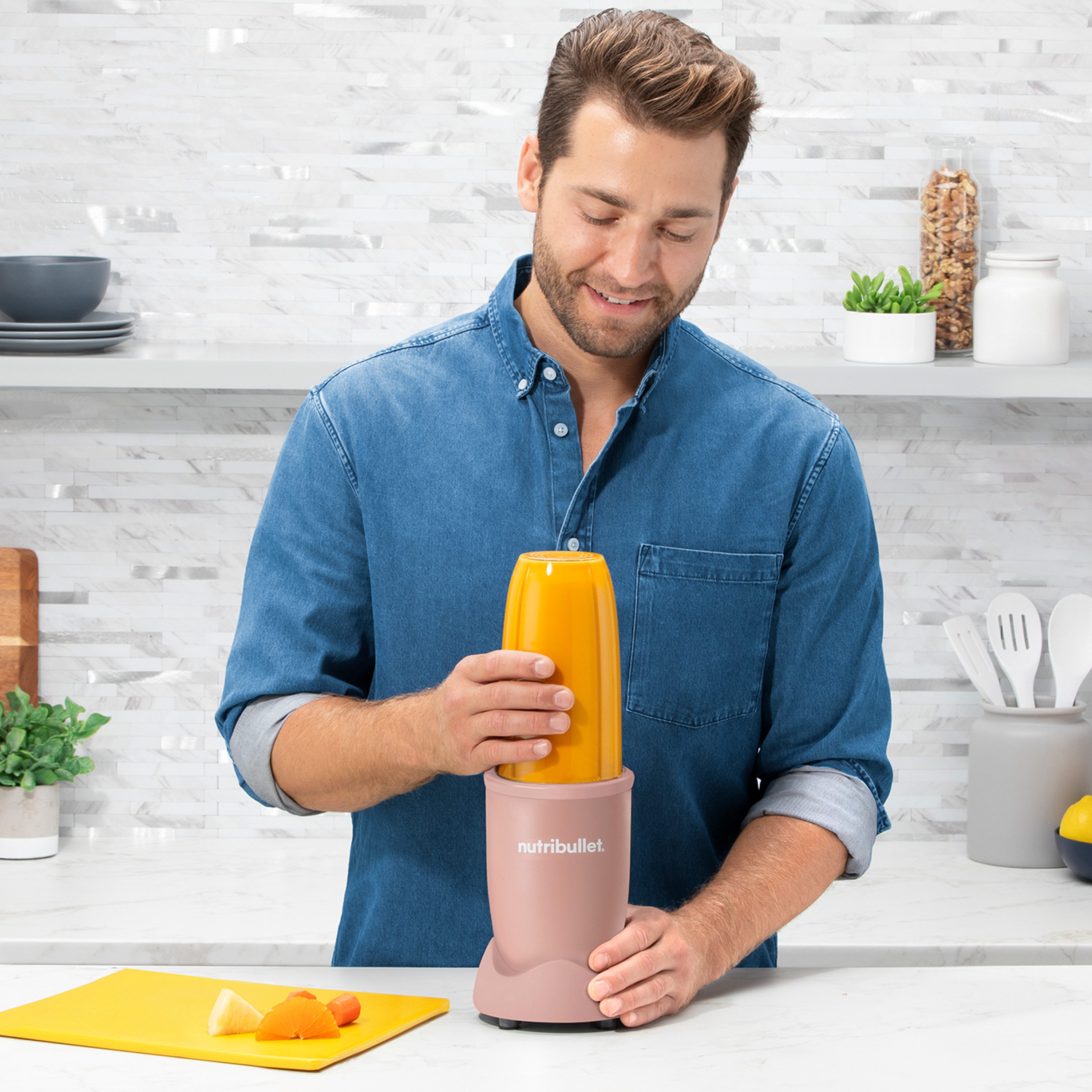 nutribullet Standmixer Pro NB907MACL - kompakter Mixer, 900 W, 2 Mixbecher (700+925ml), Rosa, 900 W, Drücken, drehen, mixen, starker Motor,Becher+Zubehör spülma – Bild 5 von 5