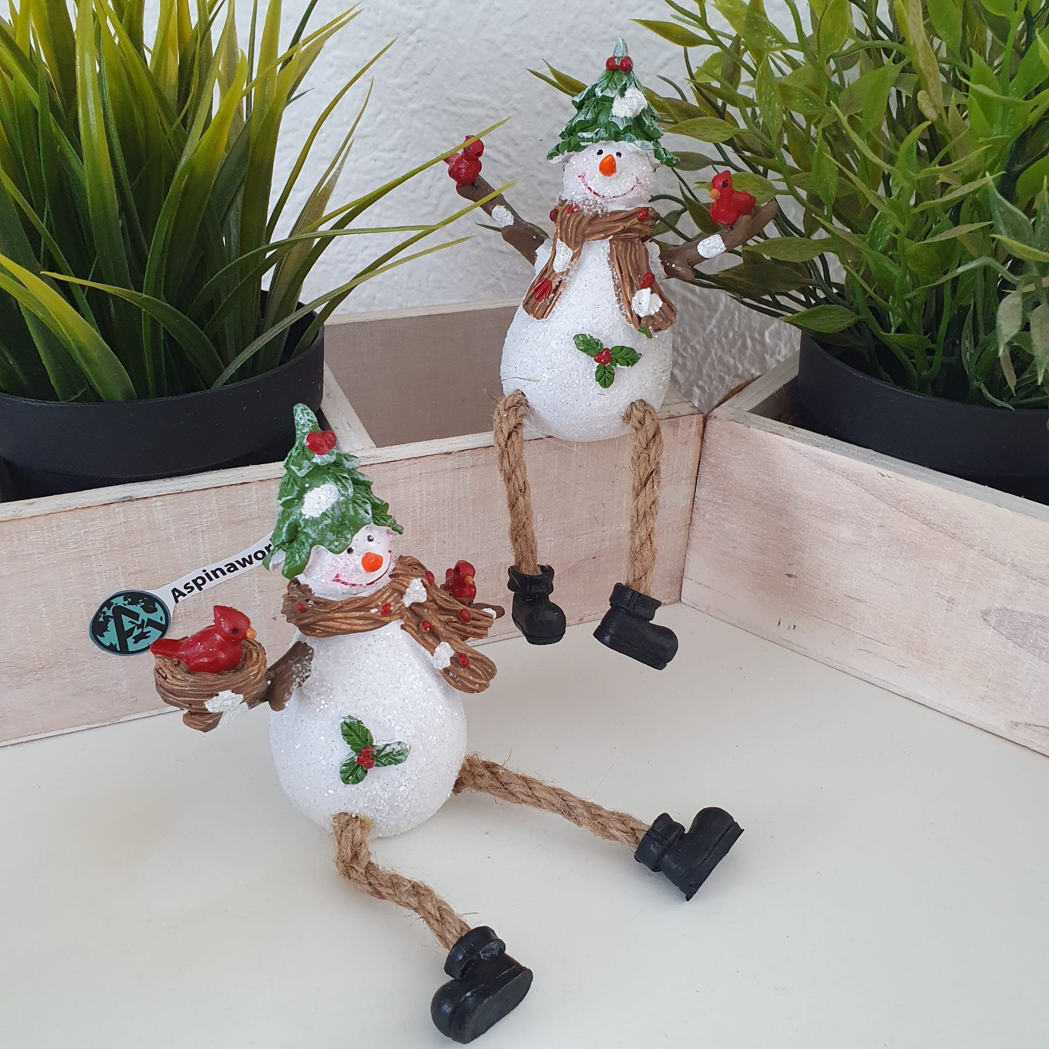 Aspinaworld Weihnachtsfigur Schneemann mit Vögel im Arm Kantensitzer 2er Set 17 cm