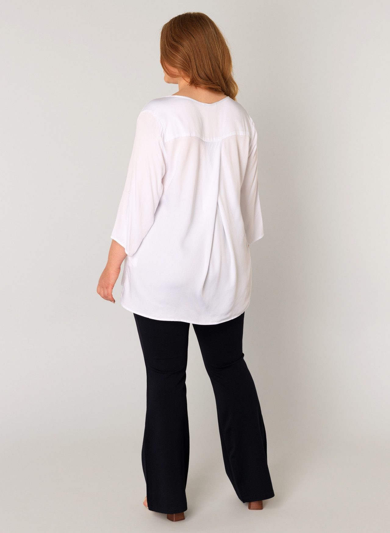Base Level Curvy Shirtbluse Yanina mit V-Ausschnitt