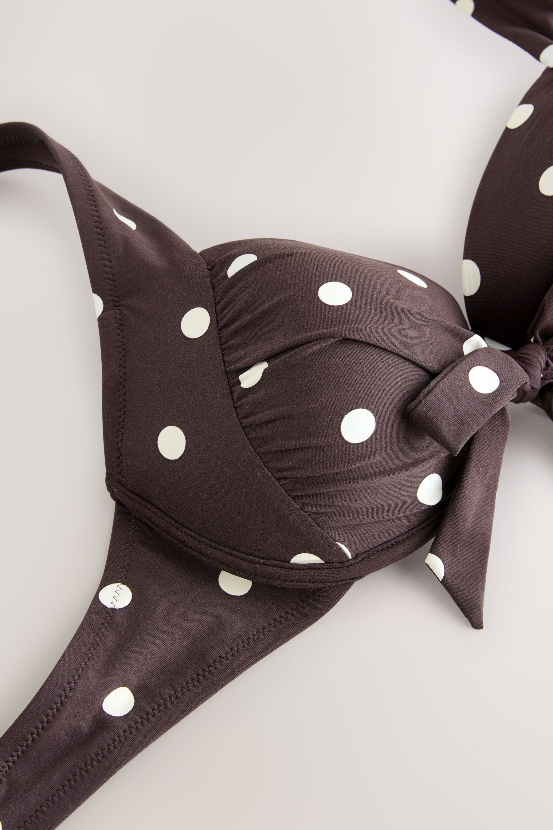 Next Bügel-Bikini-Top Wattiertes Bikinioberteil mit Bügel und Schleife (1-St)