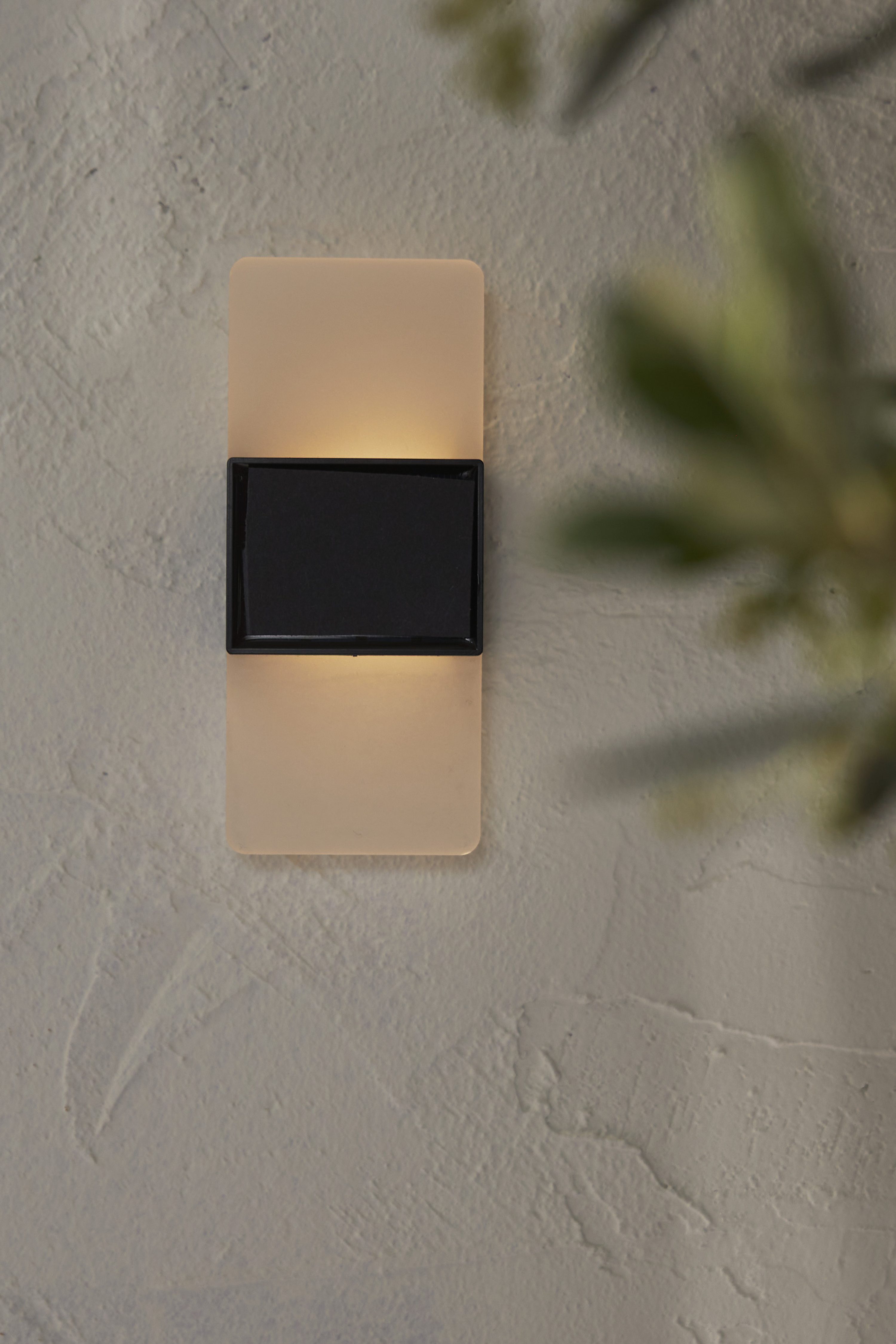 STAR TRADING LED Solarleuchte Solar-Wandleuchte Wandy Frost, Tageslichtsensor, LED fest integriert, Warmweiß, 2 Lichtfarben, Dämmerungssensor