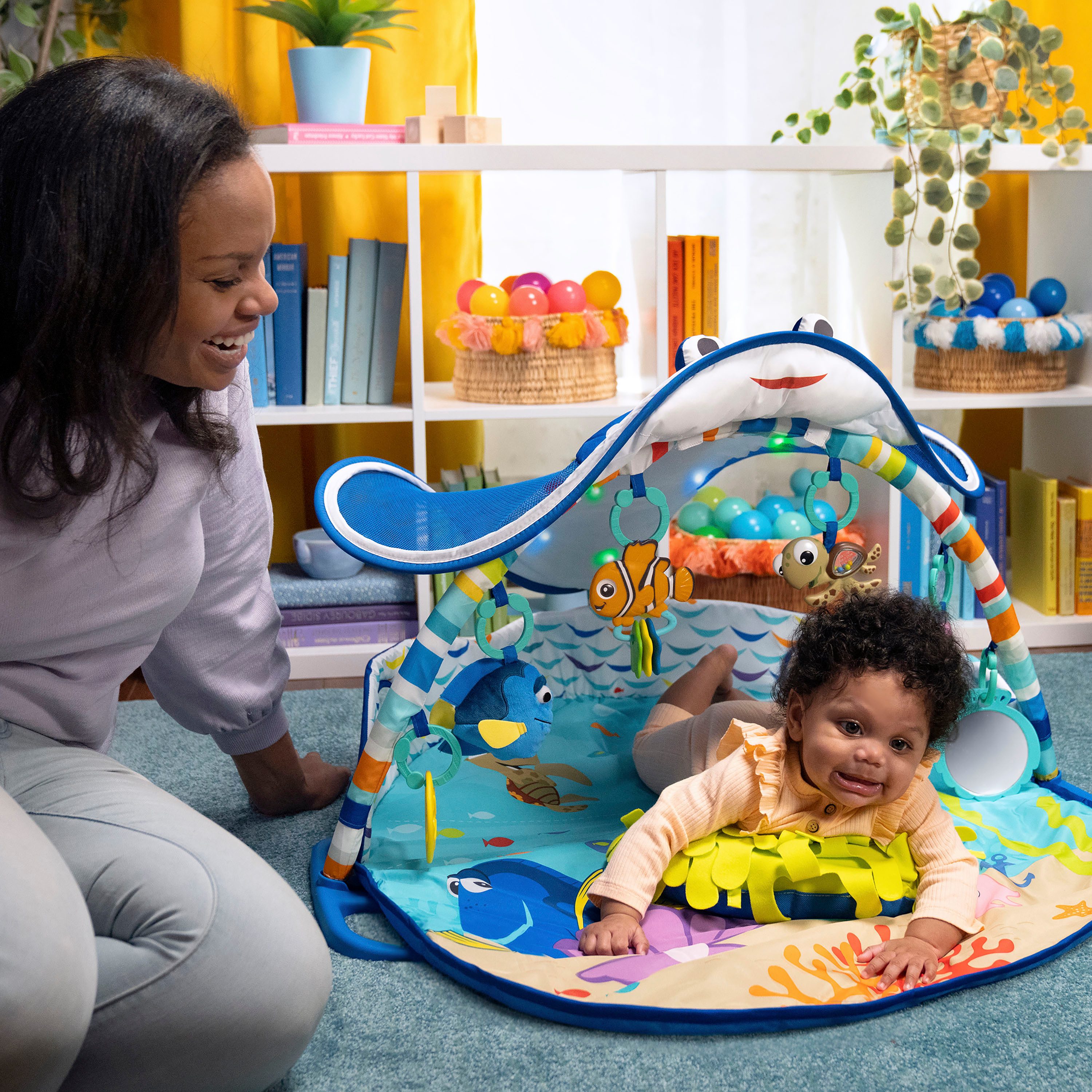 Bright Starts Spielbogen Finding Nemo Mr. Ray Ocean Lights & Music Gym, mit Licht- und Soundeffekt