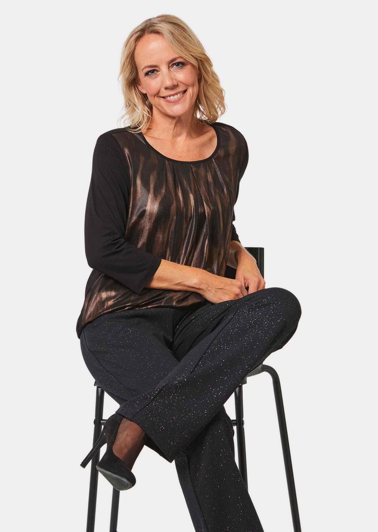 GOLDNER Kurzarmbluse Stretchbequemes Blusenshirt mit schimmerndem Druck