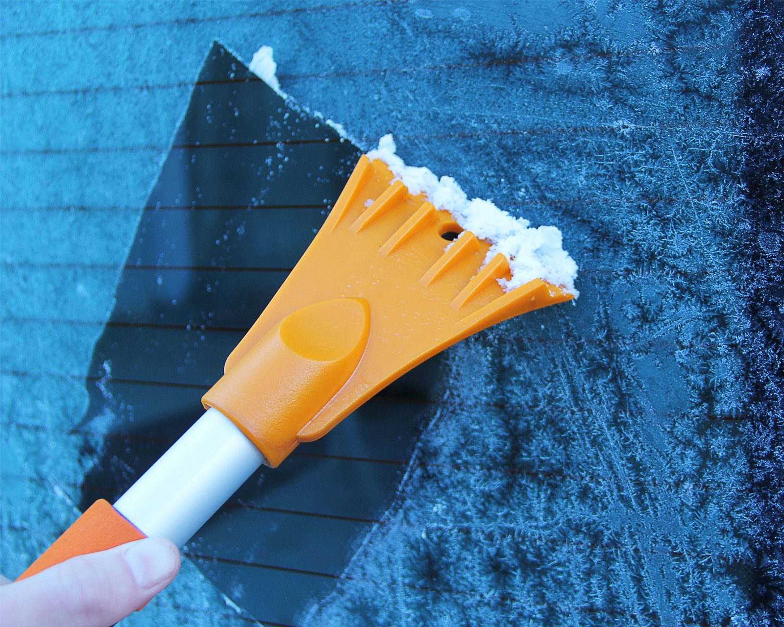 ONDIS24 Ice Scraper Telescopic Snow Brush with Soft Grip Aluminum Handle Car Extendable 77-107 cm