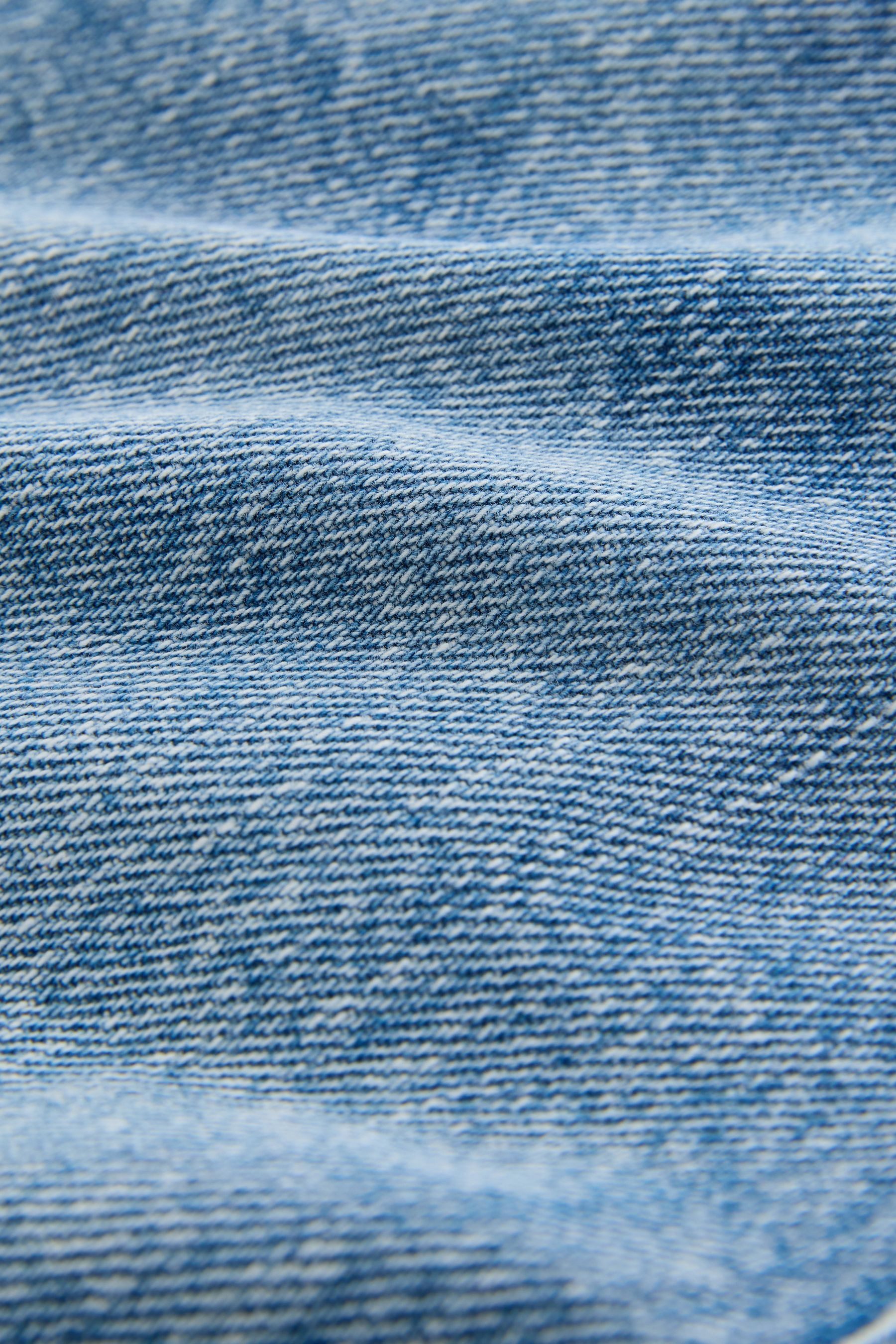 Next Jeansshorts Hochbund-Denimshorts mit Schlitz, Kurzgröße (1-tlg)