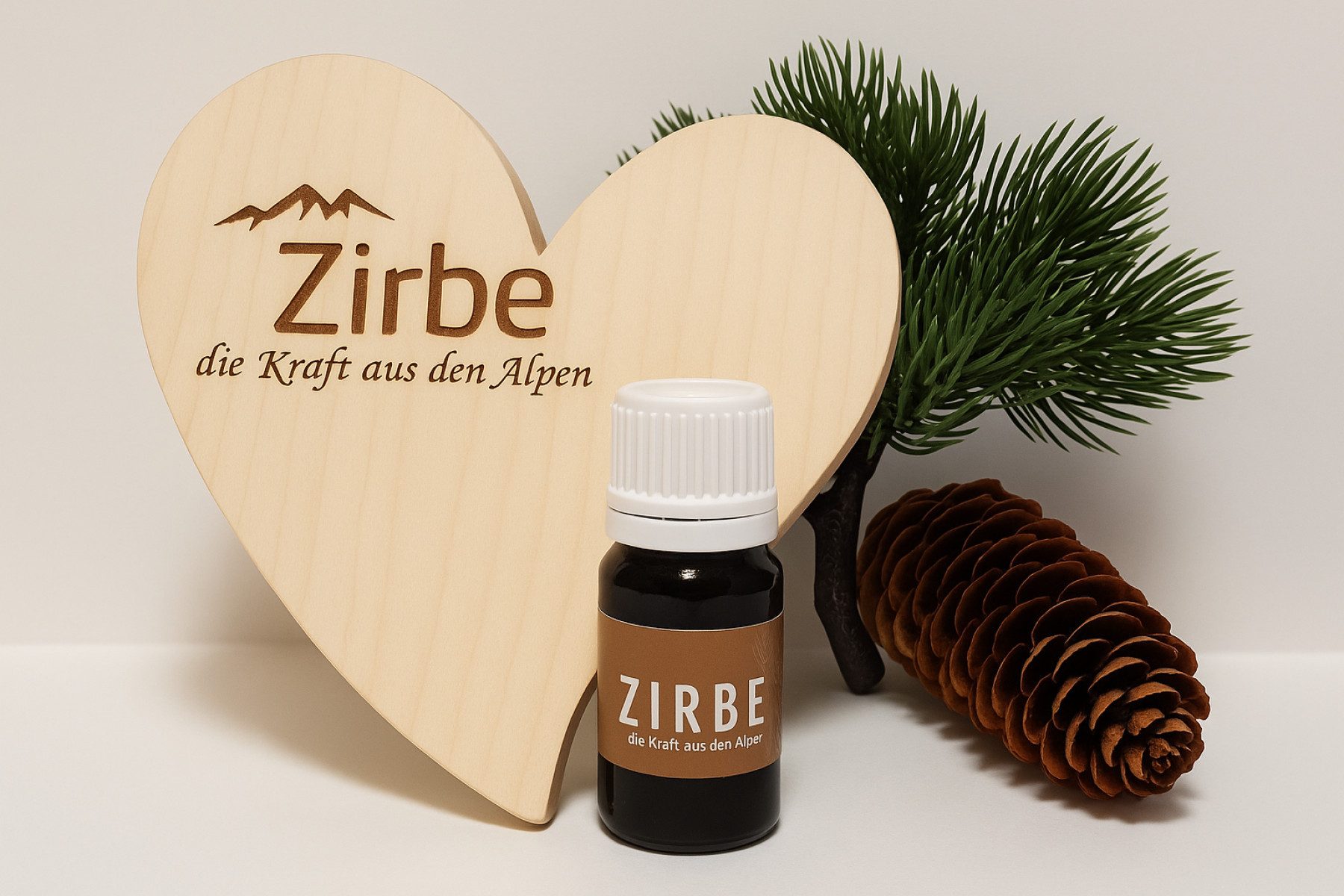 Heubergshop Dekoobjekt, Zirbenherz mit Gravur + 10ml Zirbenöl