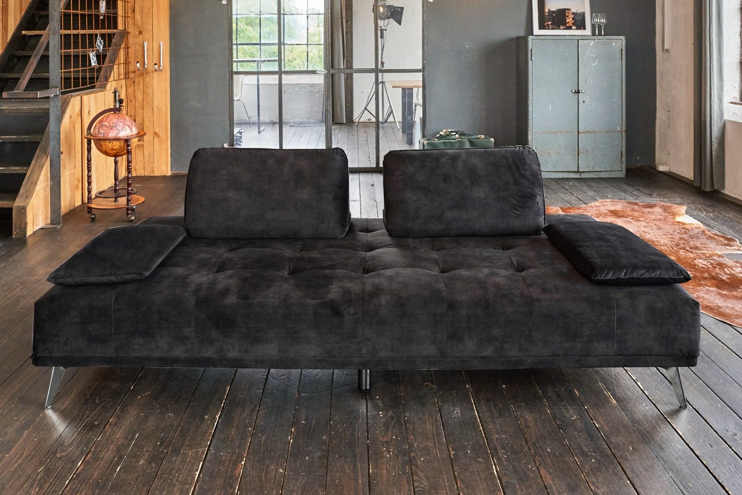 KAWOLA Schlafsofa WIOLO Velvet anthrazit - Bequeme Liegefläche - Gästebett, Daybed Stoff, mit oder ohne Hocker, verschiedene Farben 240x110 cm