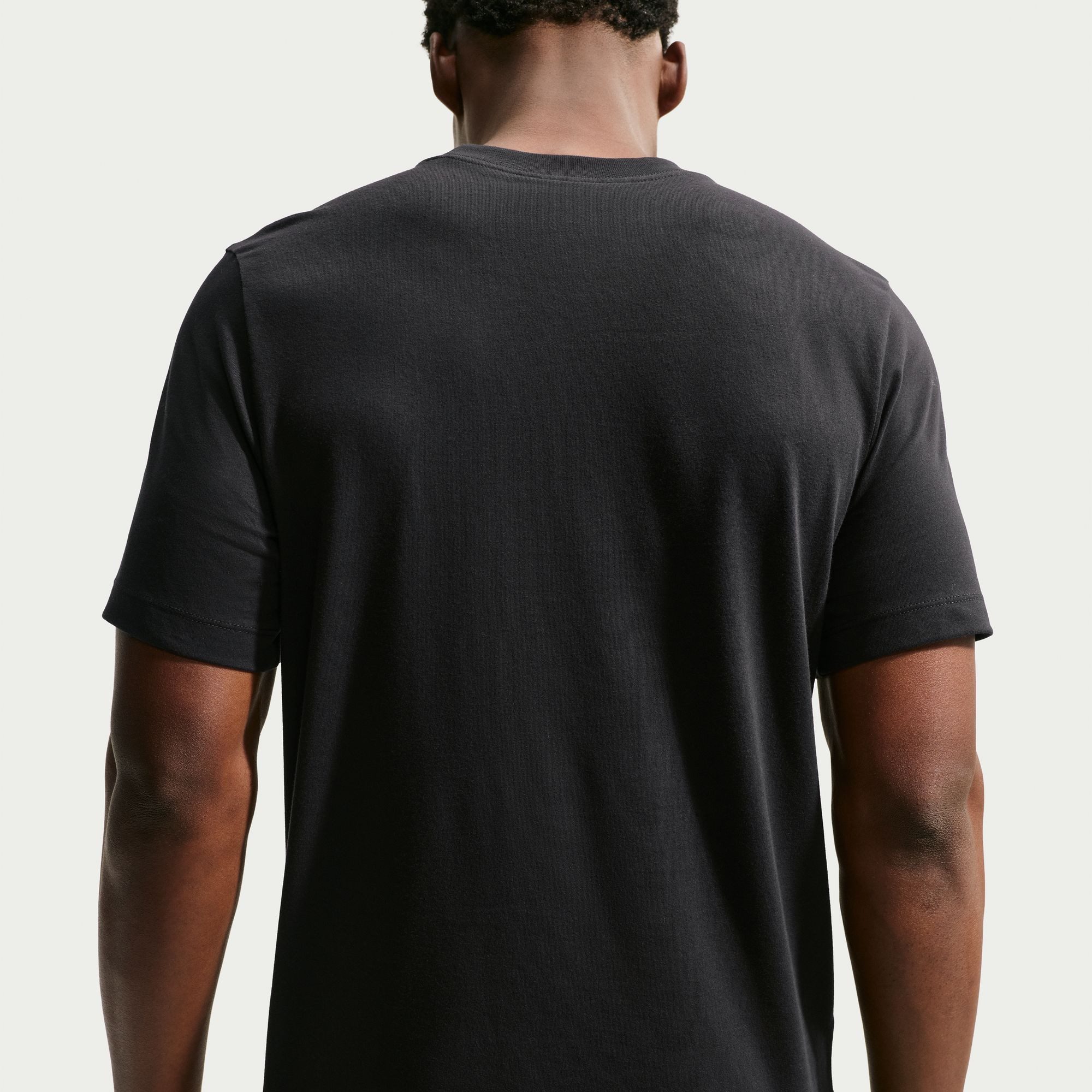 Nike Laufshirt Nike Men's Dri-FIT T-Shirt mit Dri-FIT-Technologie, aus Baumwolle und Polyester, sportlicher Stil