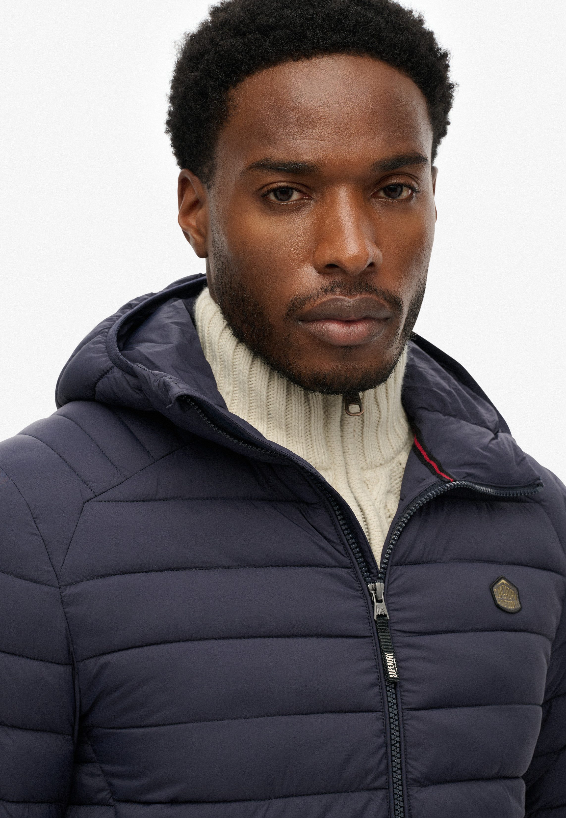Superdry Steppjacke Hooded Fuji Lite Jacket slim fit Form, mit Kapuze
