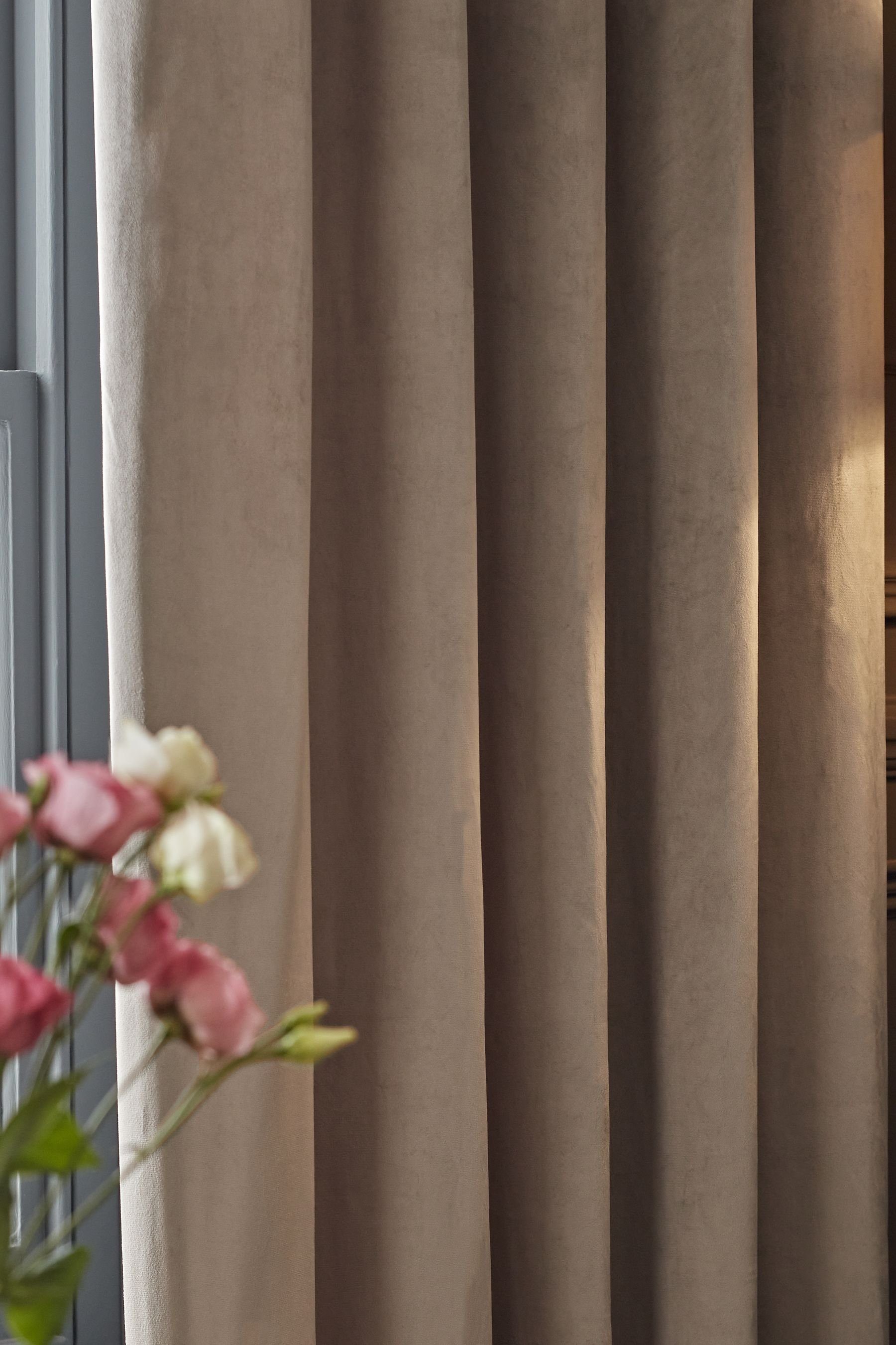 Next Vorhang Super Thermal Ösenvorhänge aus Mattsamt (2 St)