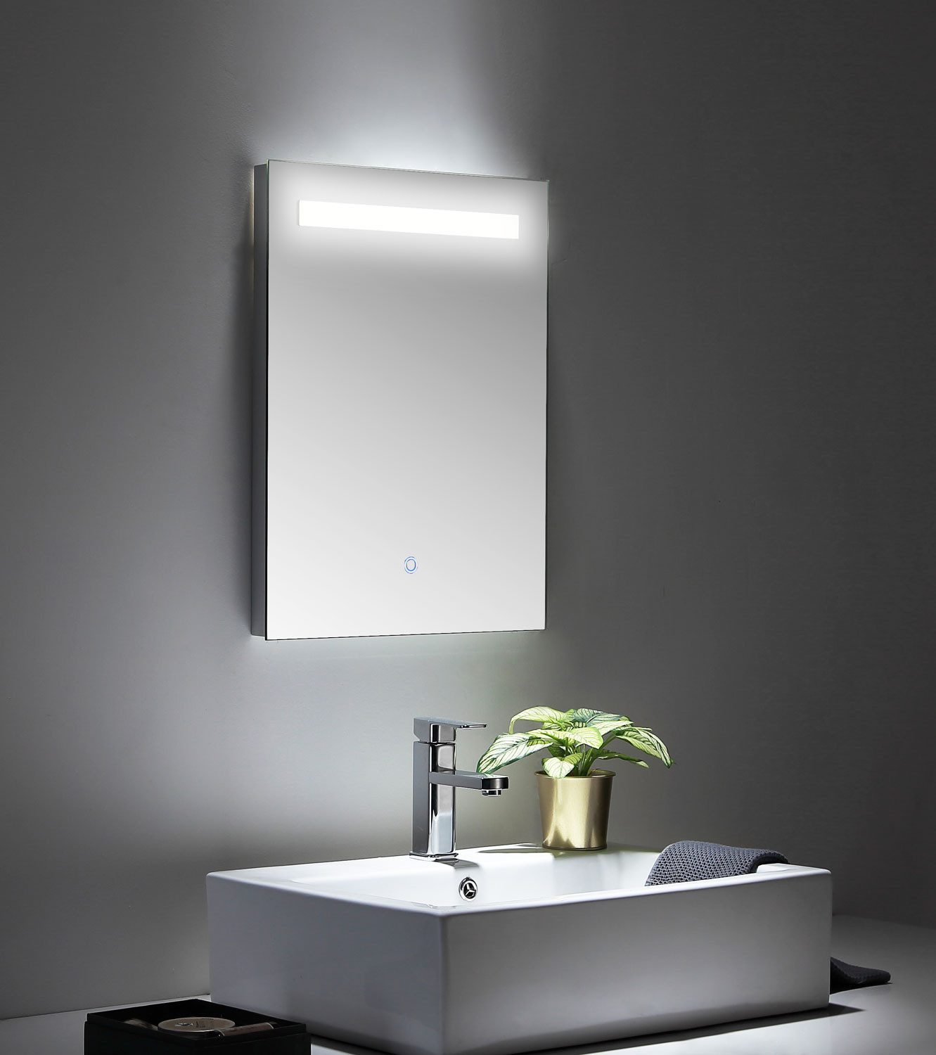 Magnolia Home LED-Lichtspiegel LED Spiegel 45x60 cm mit Touch Bedienung, Wandhängend