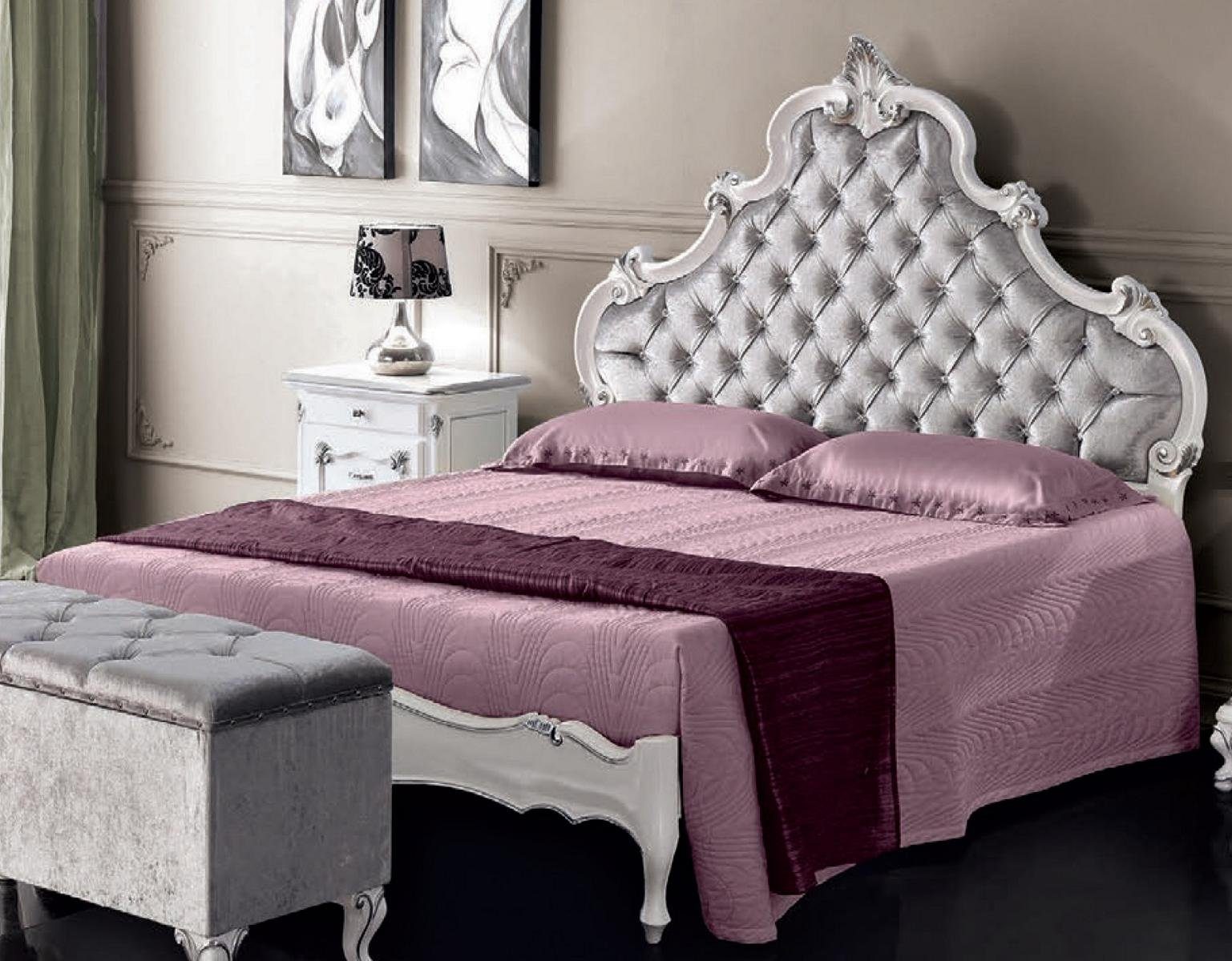 Polsterbett Chesterfield Doppelbett aus italienischem Holz in Weiß
