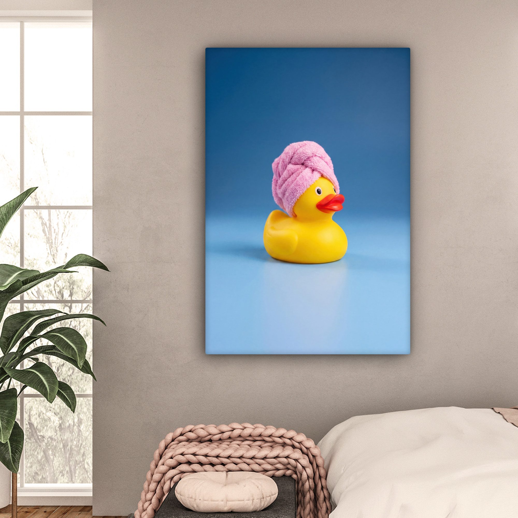 OneMillionCanvasses® Leinwandbild Gummi-Ente - Handtuch - Blau, Fotodruck (1 St), Leinwandbilder XXL für Wohnzimmer 90x140 cm