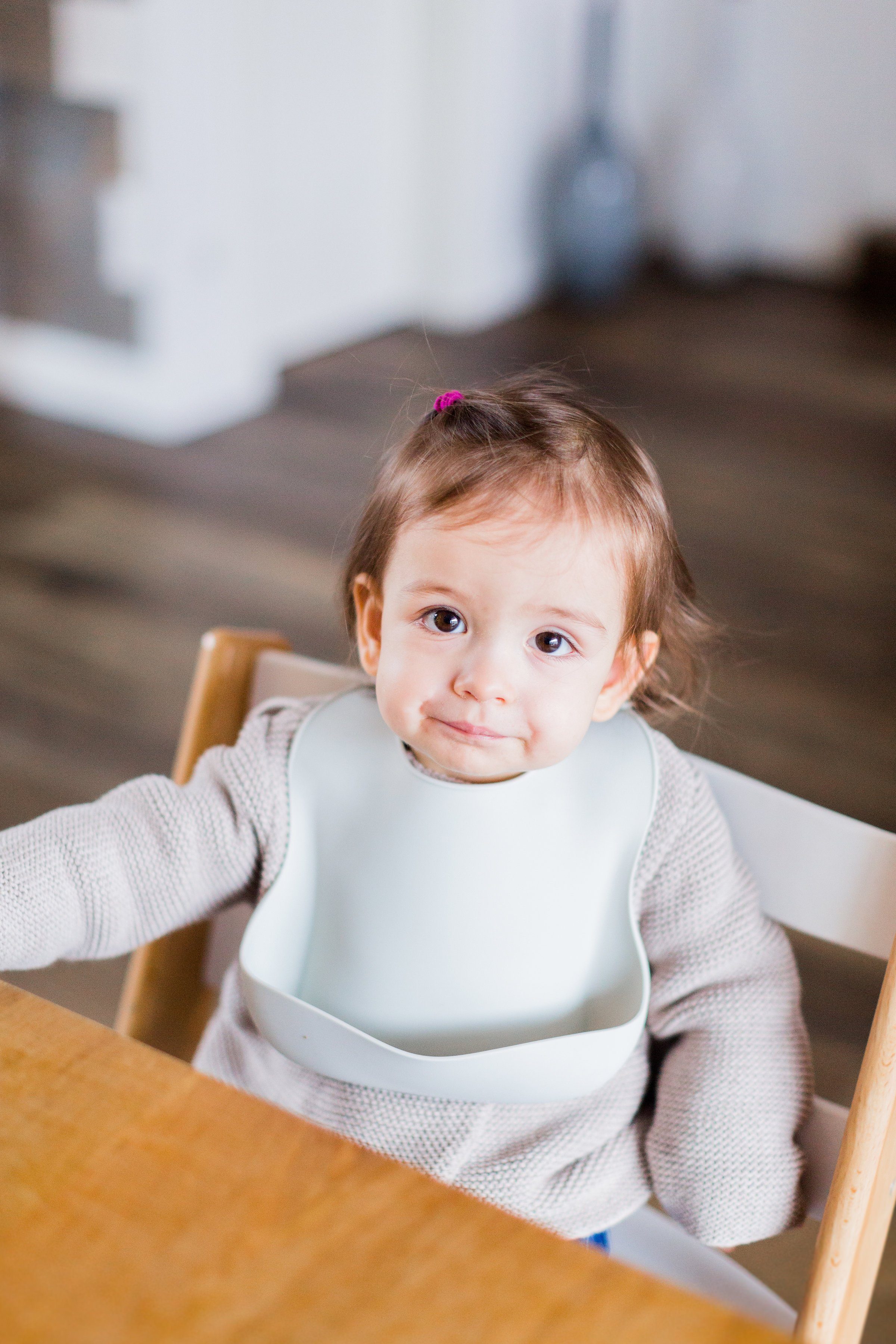 für Babys Ess-Hilfe KINDSGUT aus abwaschbar, Tisch-Hilfe, Lätzchen hellgrau, BPA-frei, und Silikonlätzchen, Silikon, Kleinkinder, (1-St), unisex, umweltfreundlichem