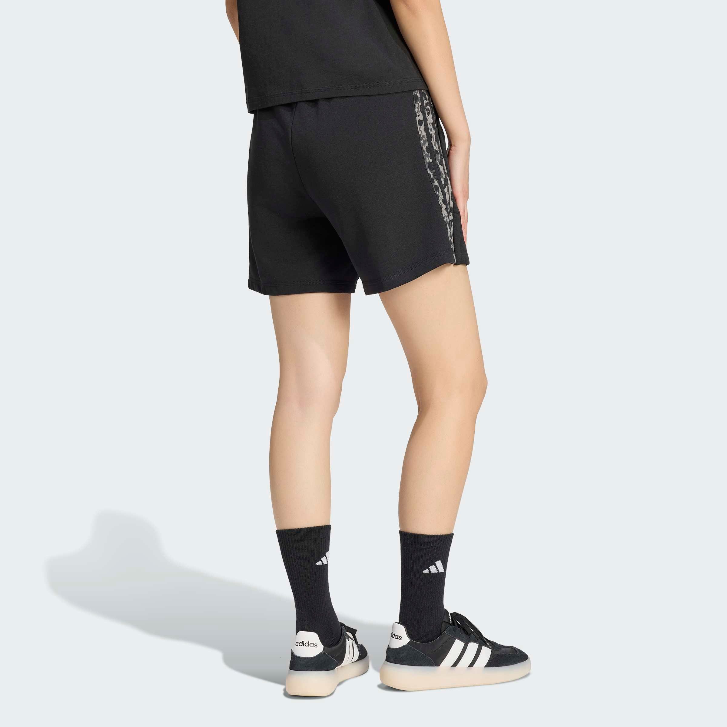 adidas Sportswear Shorts W AOP 3S SHO für Erwachsene, aus Baumwolle, mit Gummizug, enger Schnitt
