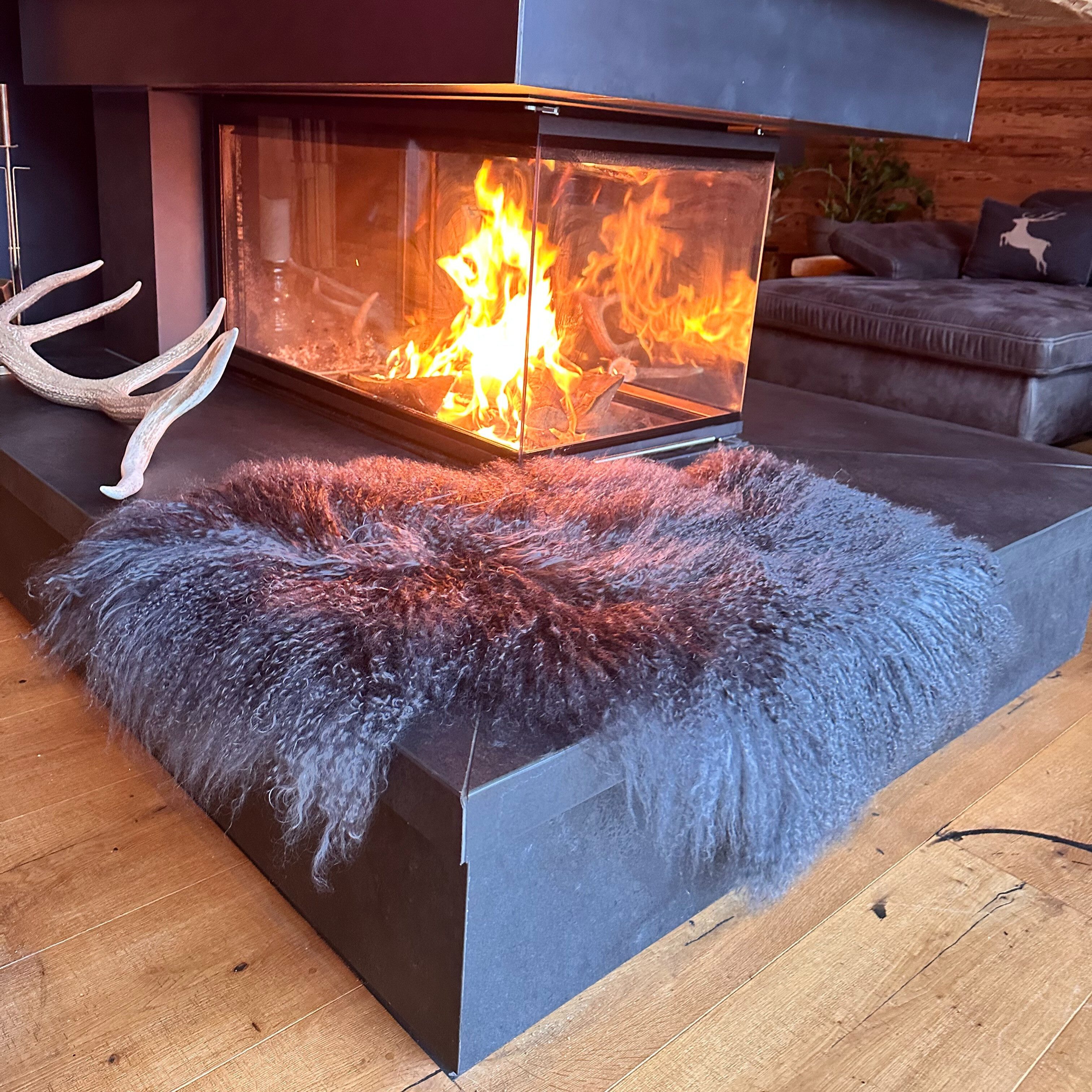 LIRA Deko Fellteppich Lammfell Tibetlamm Echtfell Lammteppich - Läufer große Farbauswahl, fellförmig, waschbar, in verschiedenen Größen, weich & langlebig