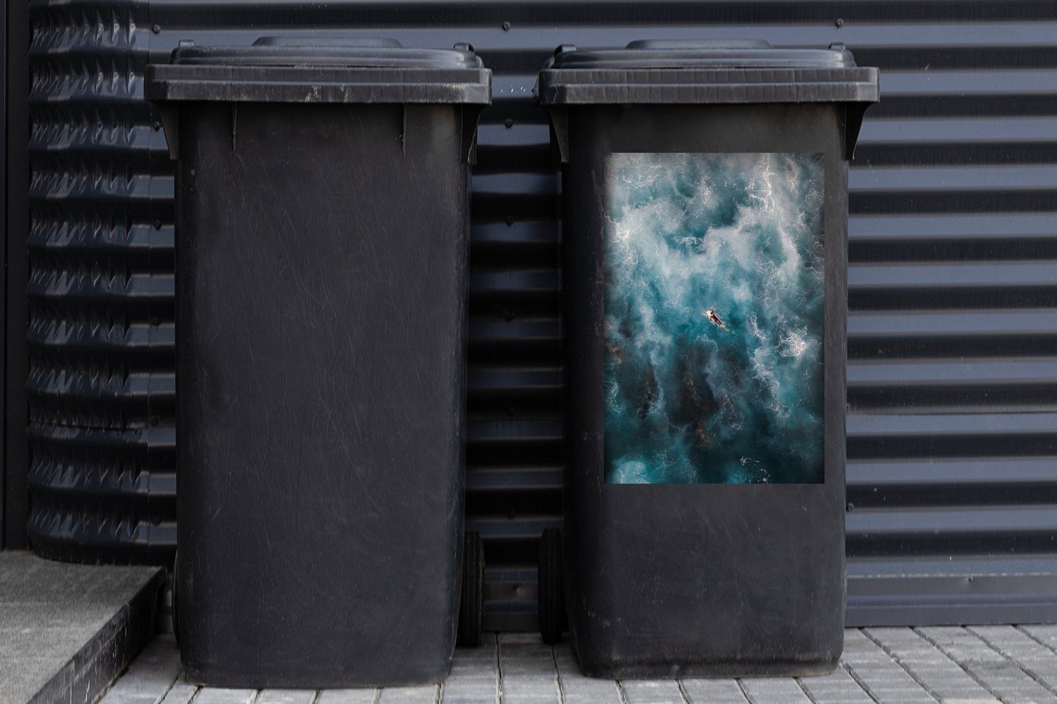 auf Meer Mülltonne, Surfer St), Wandsticker Vogelperspektive Container, Abfalbehälter Sticker, MuchoWow der dem Mülleimer-aufkleber, (1 aus