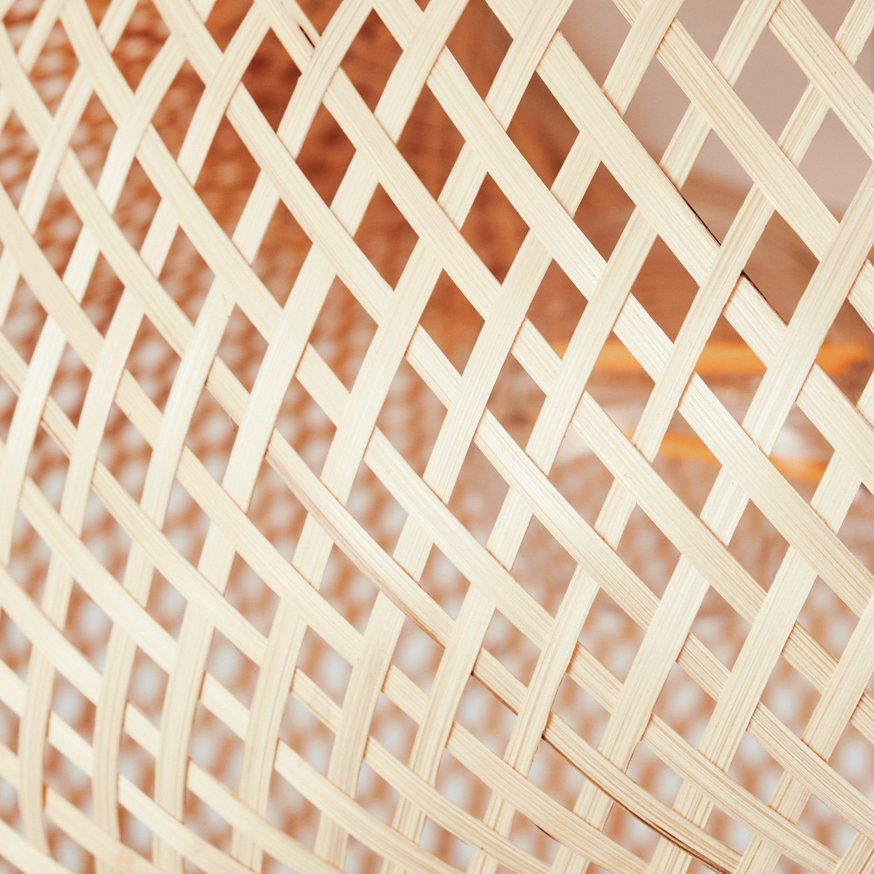 hofstein Deckenleuchte »Decollatura« runde Deckenlampe aus Holz/Metall in Natur/Messingfarben, ohne Leuchtmittel, Leuchte in Gitter-Optik, Ø46cm, 3xE27