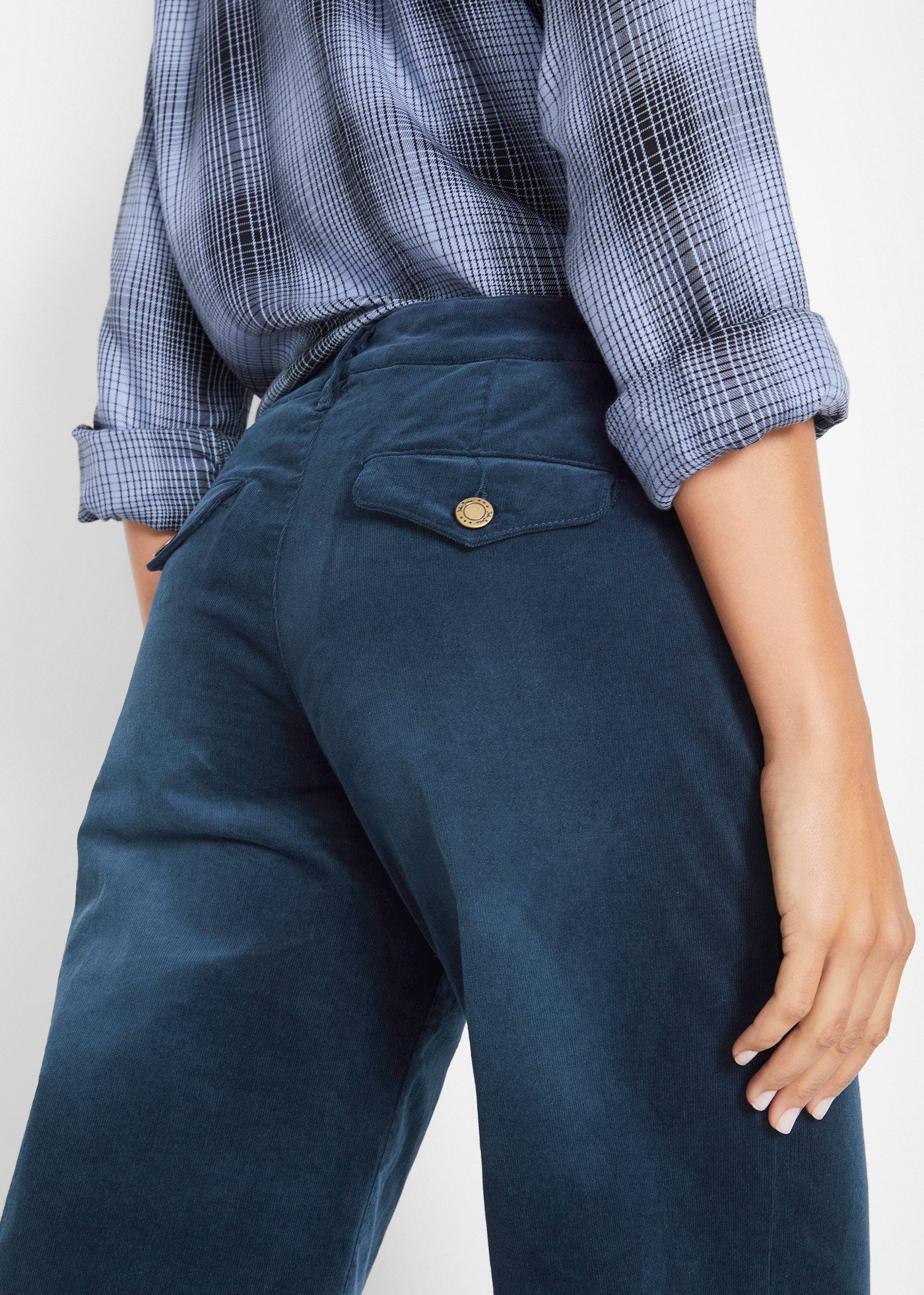 bonprix Cordhose aus Baumwolle und Elasthan, Loose Fit, ausgestelltes Bein