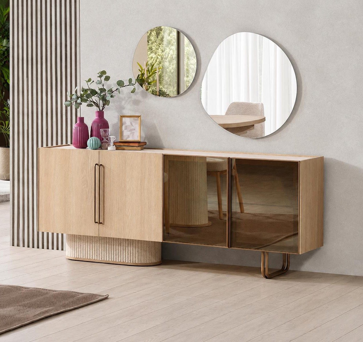 Xlmoebel Wandspiegel Eleganter Wandspiegel in organischer Form für stilvolle Räume, Made in Europa