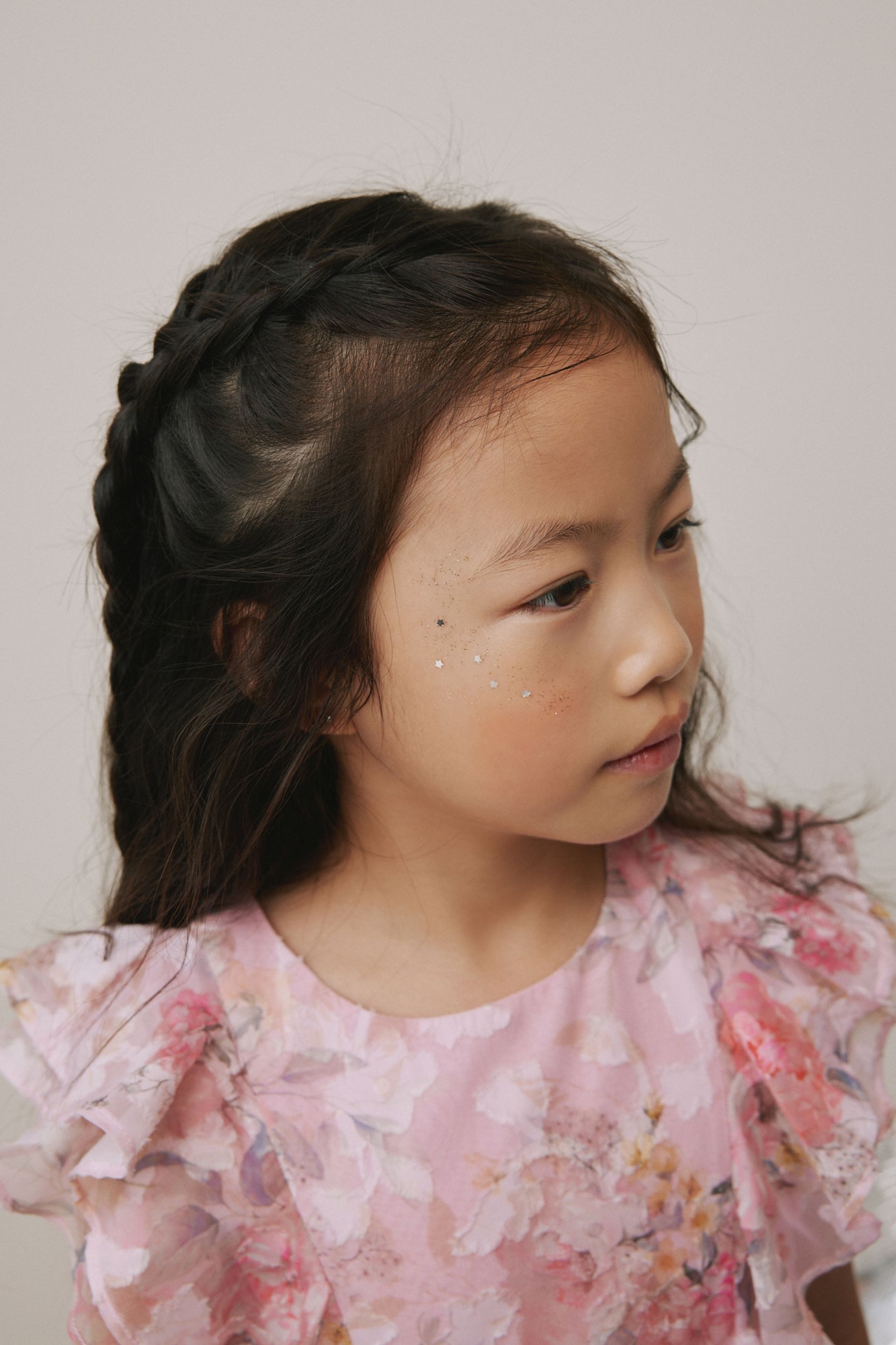 Next Partykleid Partykleid mit Raffung und Blumenmuster (1-tlg)