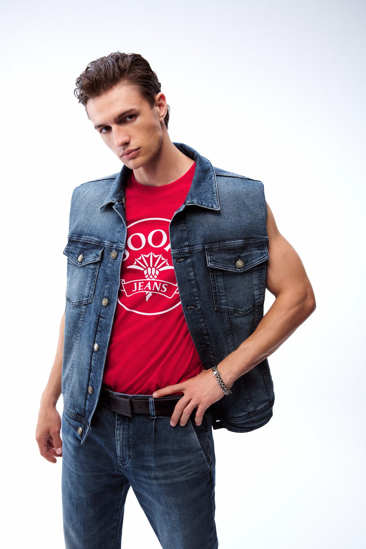 Joop Jeans Kurzarmshirt mit Logoprint in Kontrastfarbe günstig online kaufen