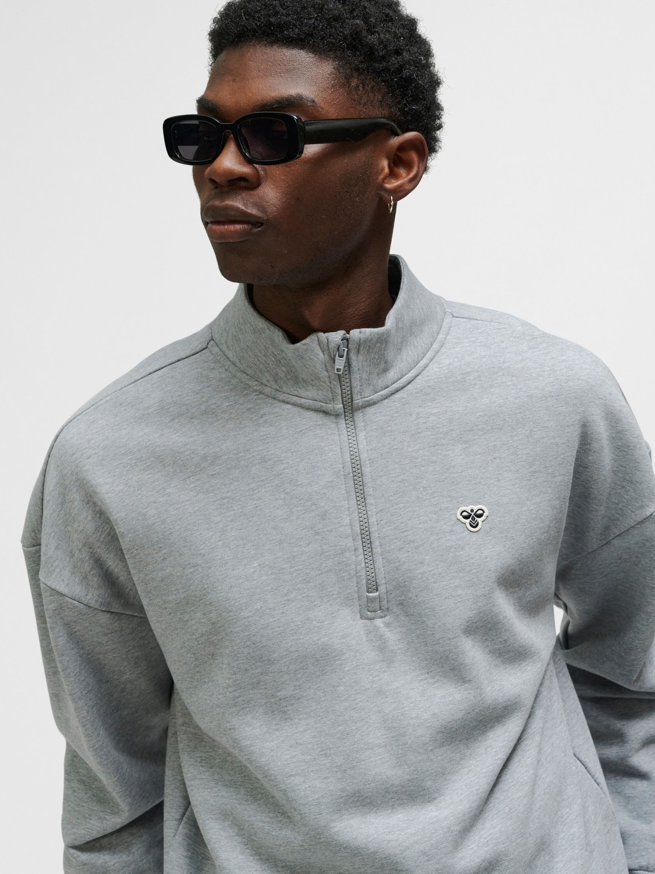 hummel Sweatshirt BEE (1-tlg) Stickerei