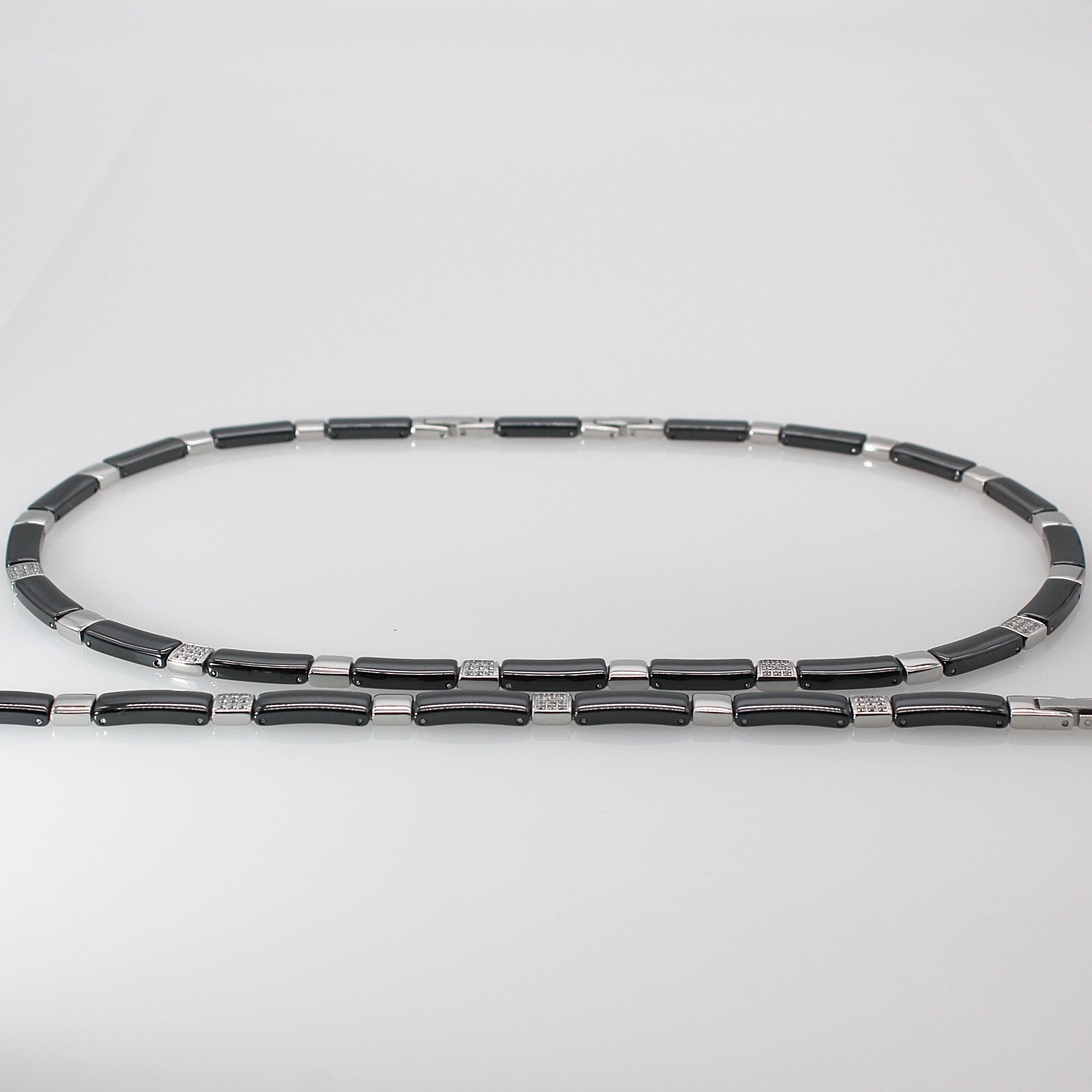 ELLAWIL Collier-Set Collier und Armband aus Keramik und Edelstahl Schwarz, Silber (Kettenlänge 48 cm, Armbandlänge 20cm, Breite 6 mm), inklusive Geschenkschachtel