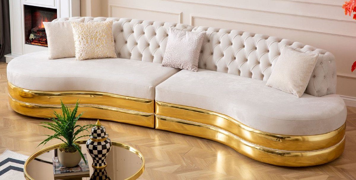 Casa Padrino Chesterfield-Sofa Casa Padrino Luxus Chesterfield 4er Sofa Creme / Gold 340 x 105 x H. 82 cm - Gebogenes Chesterfield Wohnzimmer Sofa - Wohnzimmer Möbel - Chesterfield Möbel - Luxus Möbel - Luxus Einrichtung