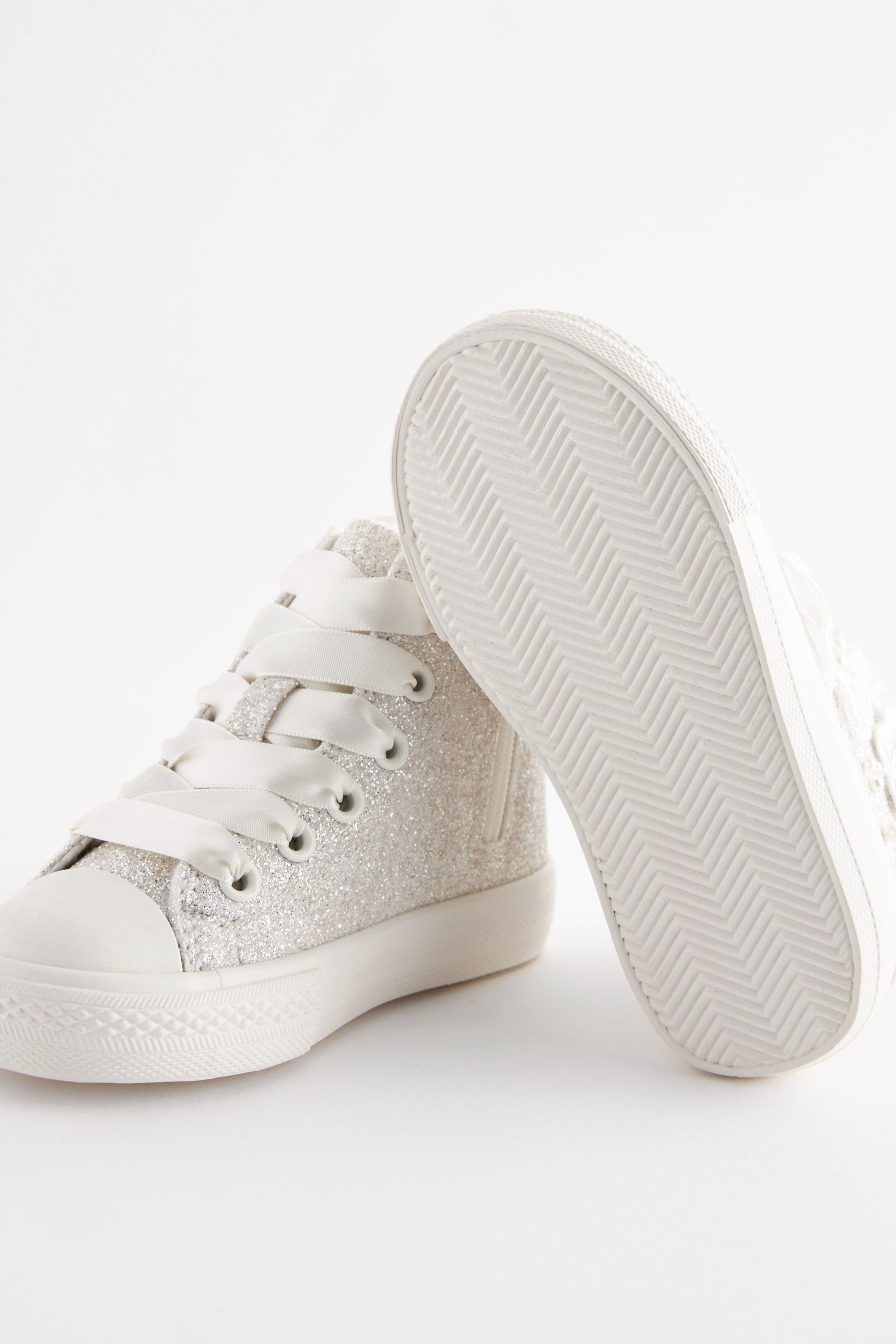 Next Hi-Top-Sneaker für Brautjungfern Sneaker – Bild 5 von 5