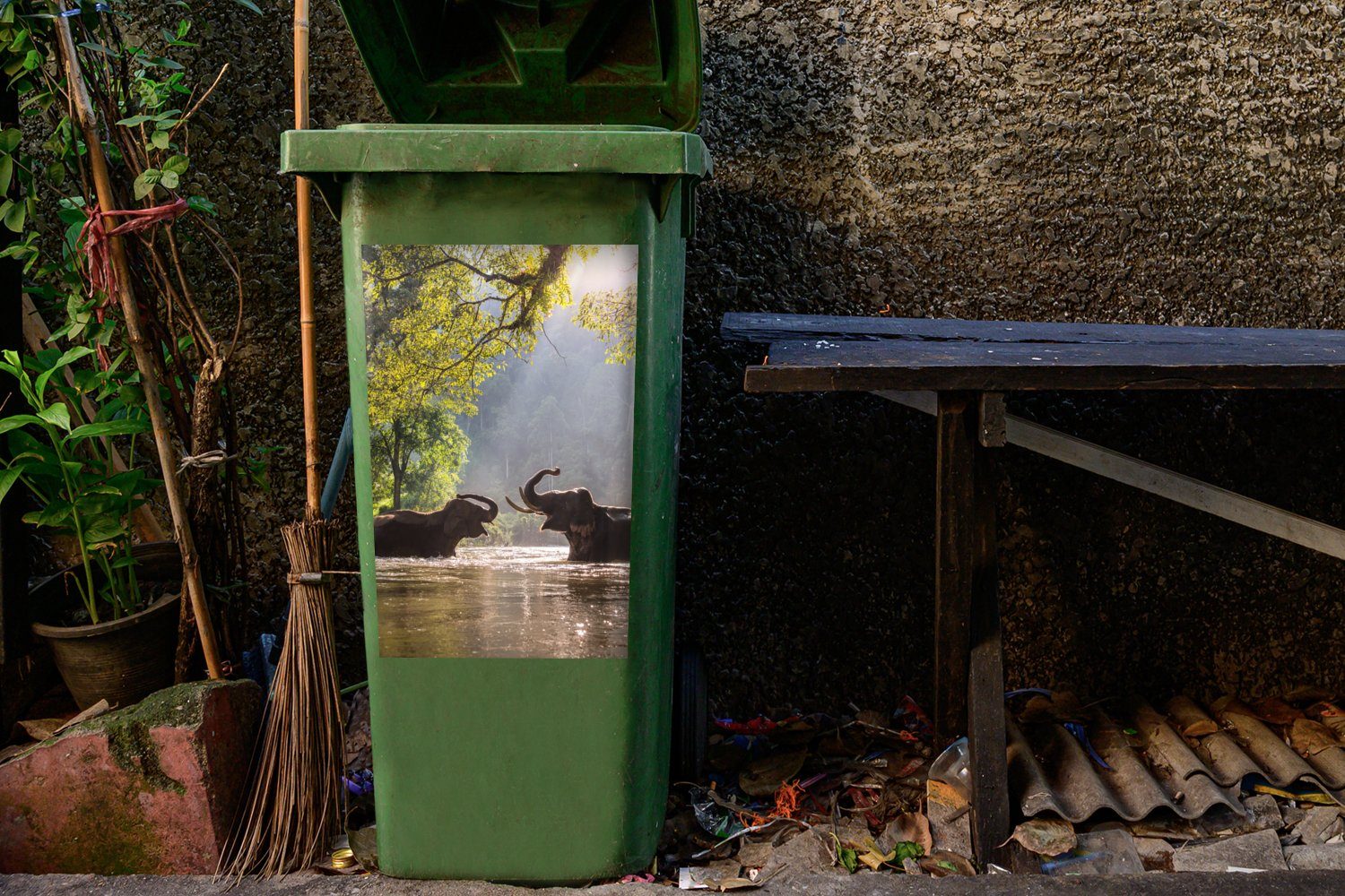 - Abfalbehälter MuchoWow Elefant Sticker, Wasser Mülltonne, Wandsticker Sonne (1 St), Container, Bäume Mülleimer-aufkleber, - Tiere - -