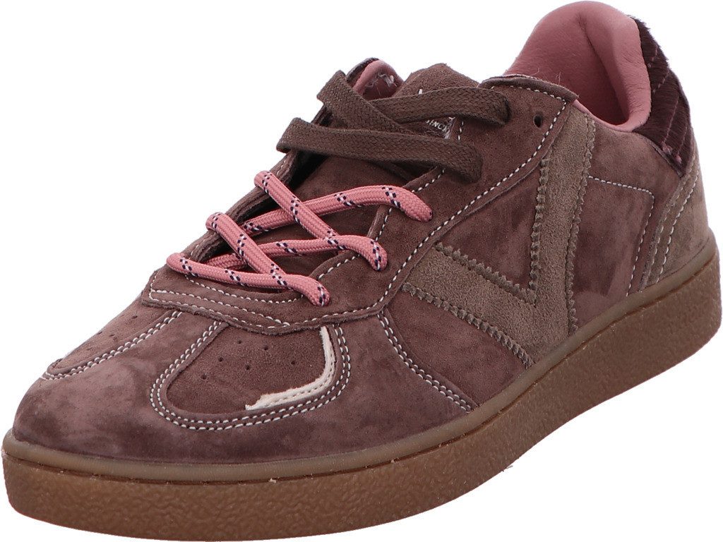 Victoria Sneaker