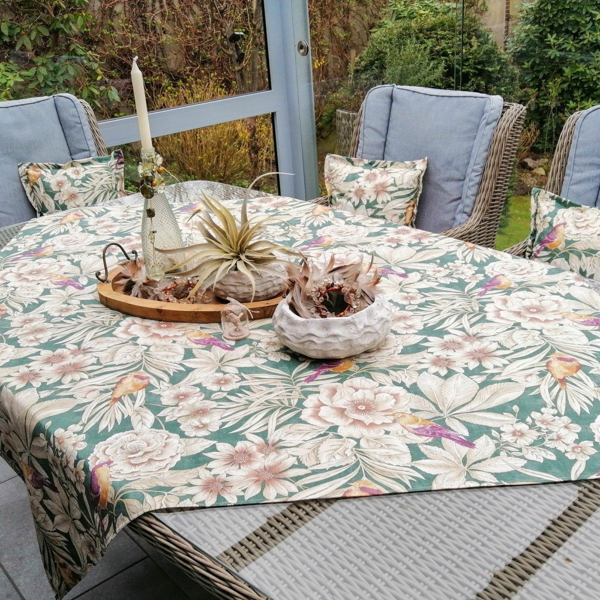 Mit Liebe dekoriert Tischdecke Tischdecke beschichtete Baumwolle: Blumenparadies Grün | Tischdecken