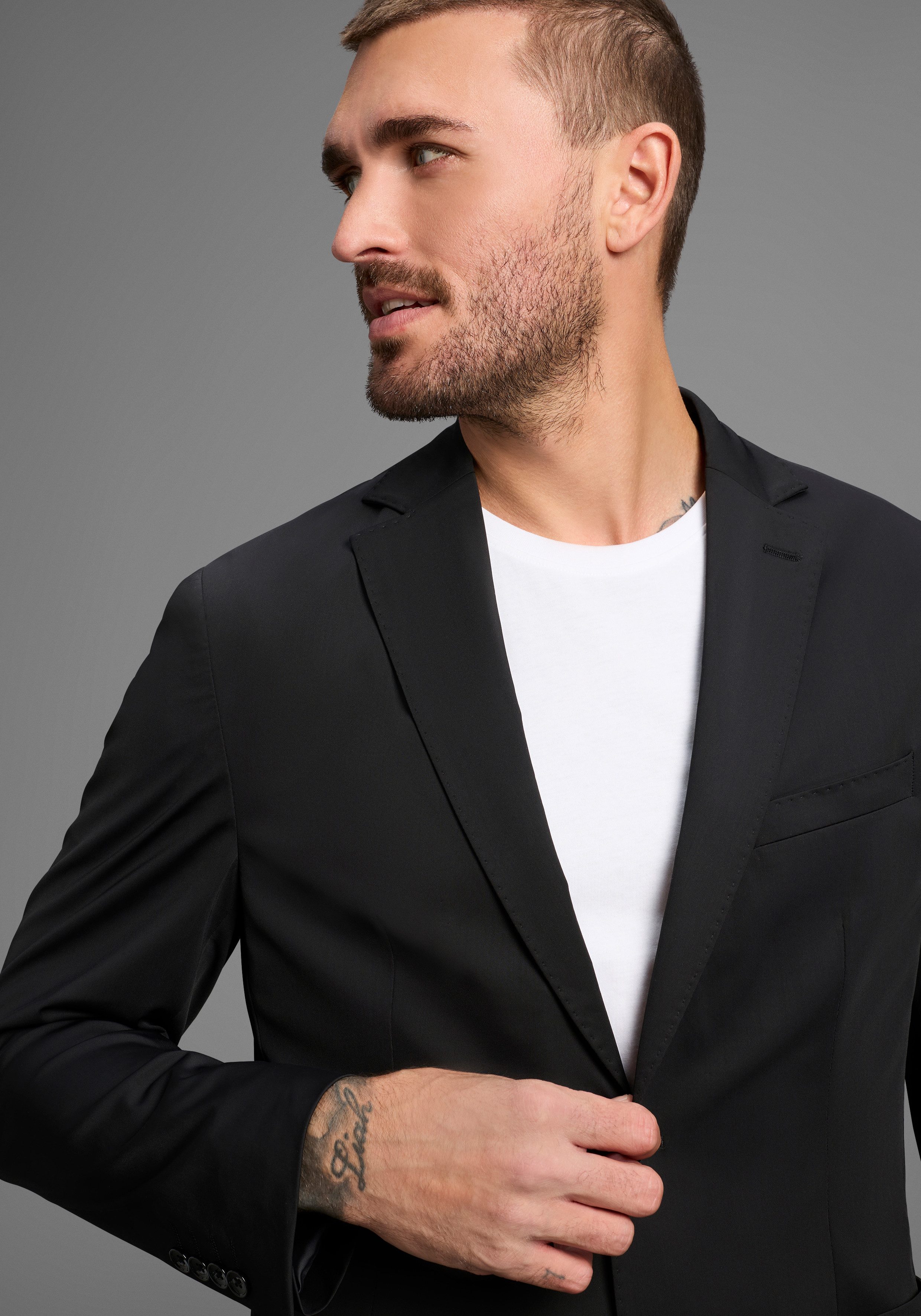 Bruno Banani Anzug Packable Suit, Anzug (Sakko & Hose) perfekt für Reisen! immer Top gestylt ohne Knitterfalten