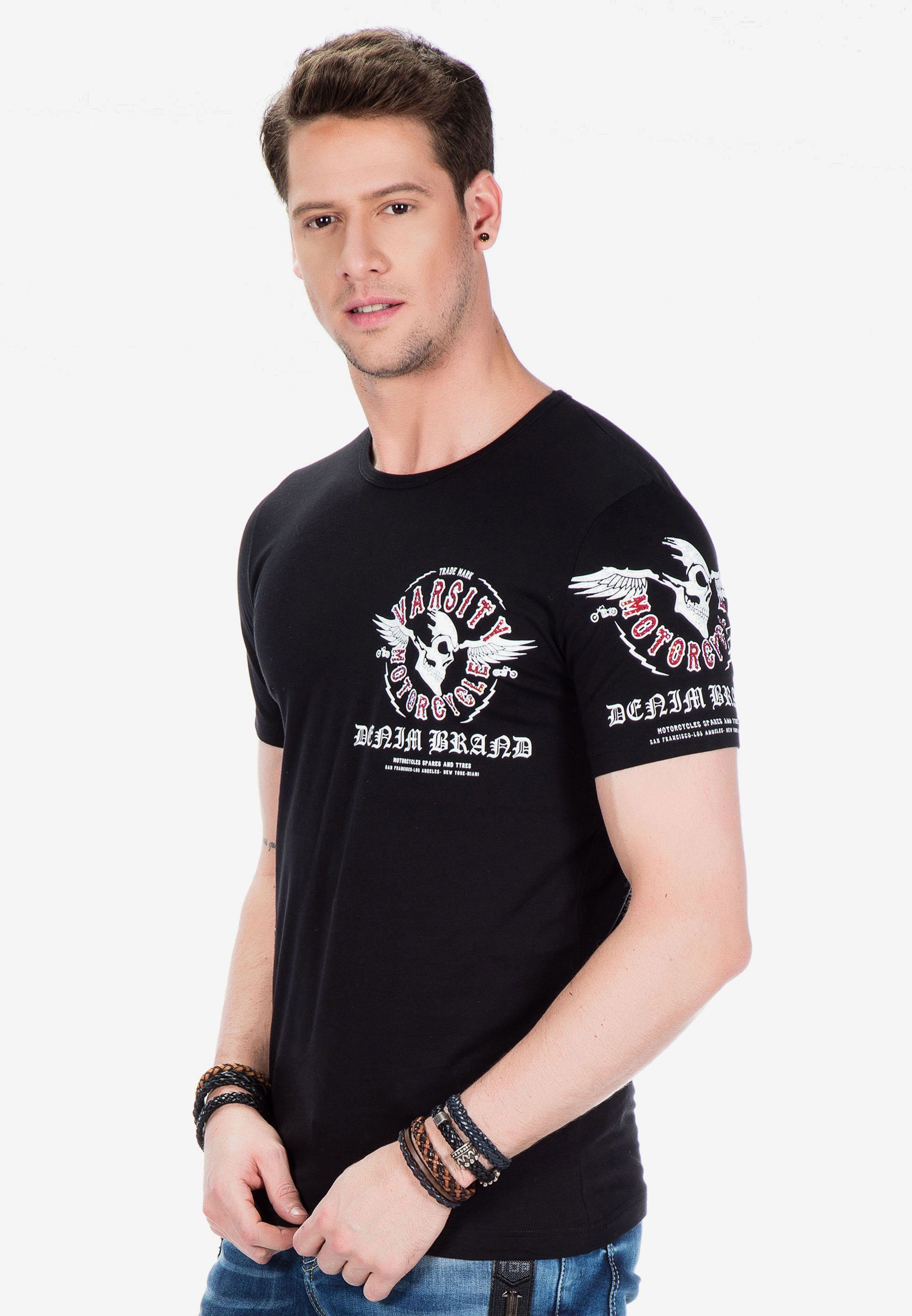 Baxx Cipo mit Varsity Motorcycle-Aufdruck & T-Shirt