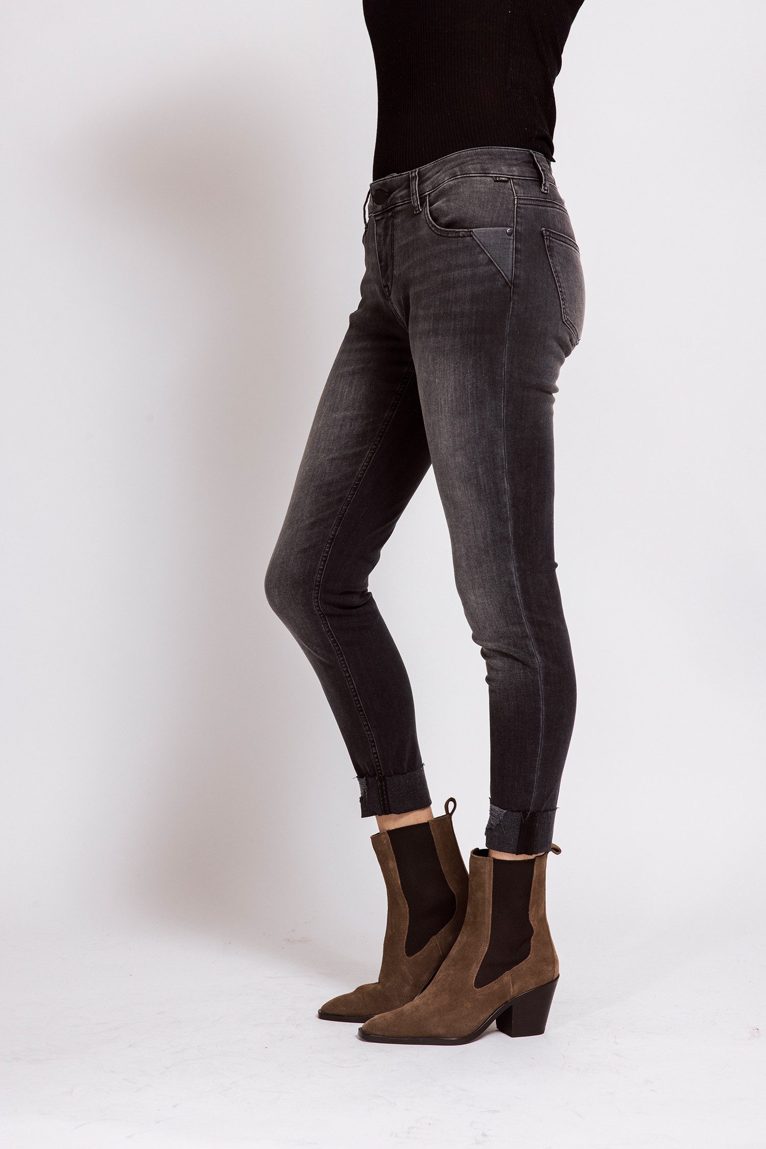 Zhrill Slim-fit-Jeans NOVA Casual Passform, mit Elasthan-Anteil, mit Gürtelschlaufen