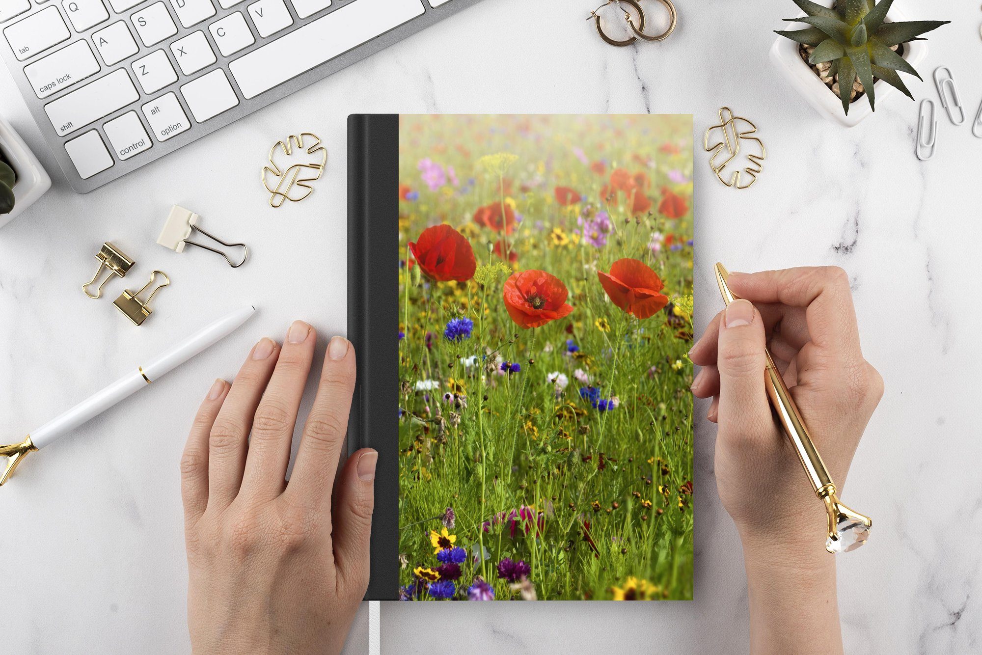 Blumen - Frühling Rot - 98 - Mohn Haushaltsbuch Notizheft, Grün, - Seiten, - A5, Tagebuch, Merkzettel, Gras Journal, Notizbuch MuchoWow