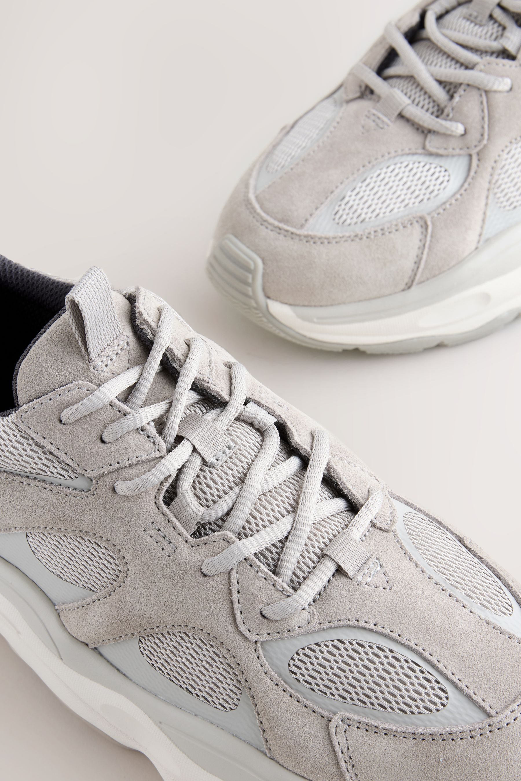 Next Laufschuhe mit Veloursbesatz Sneaker (1-tlg)
